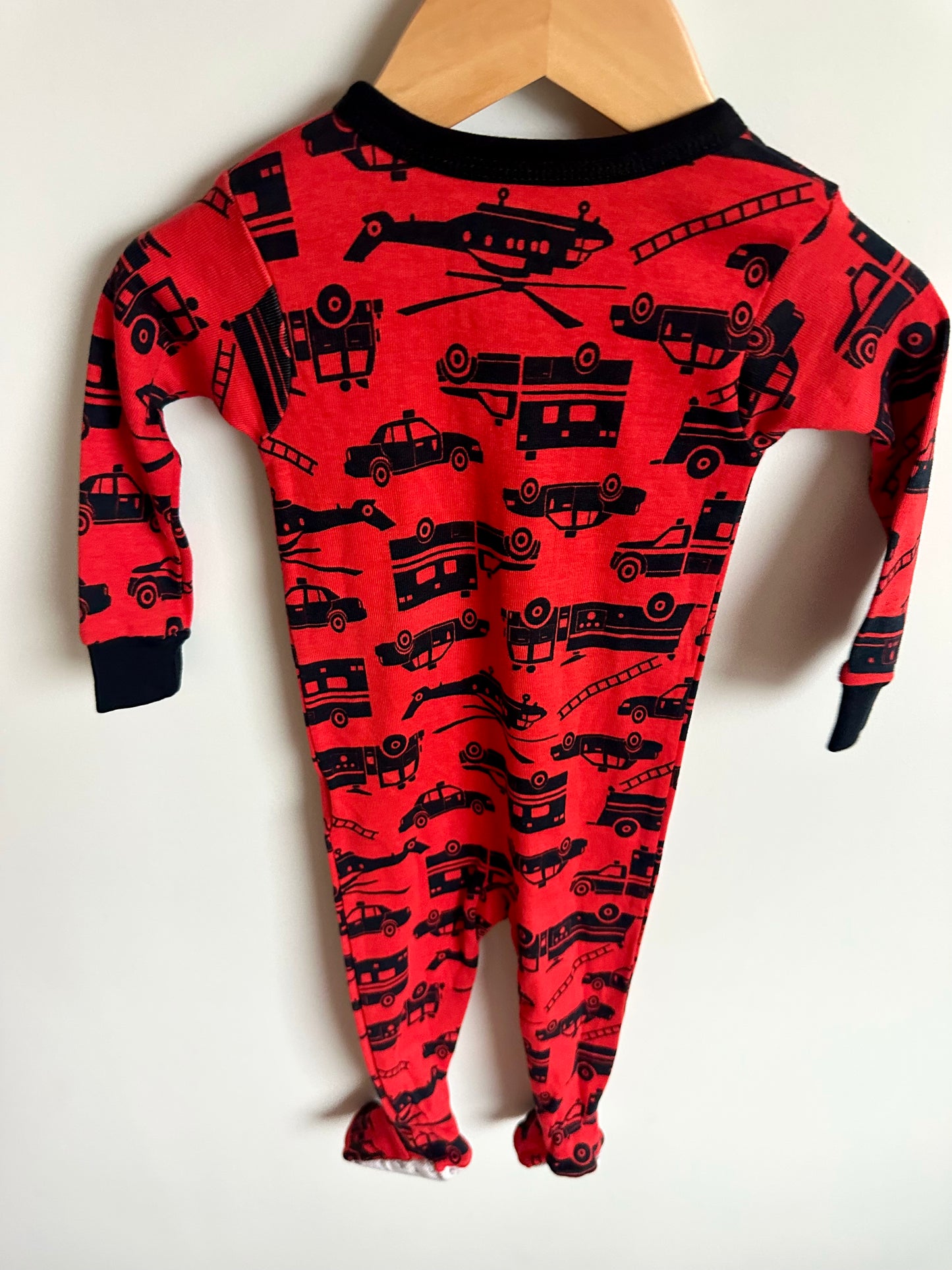 Red Footed Emergency Vehicles Sleeper / 12m