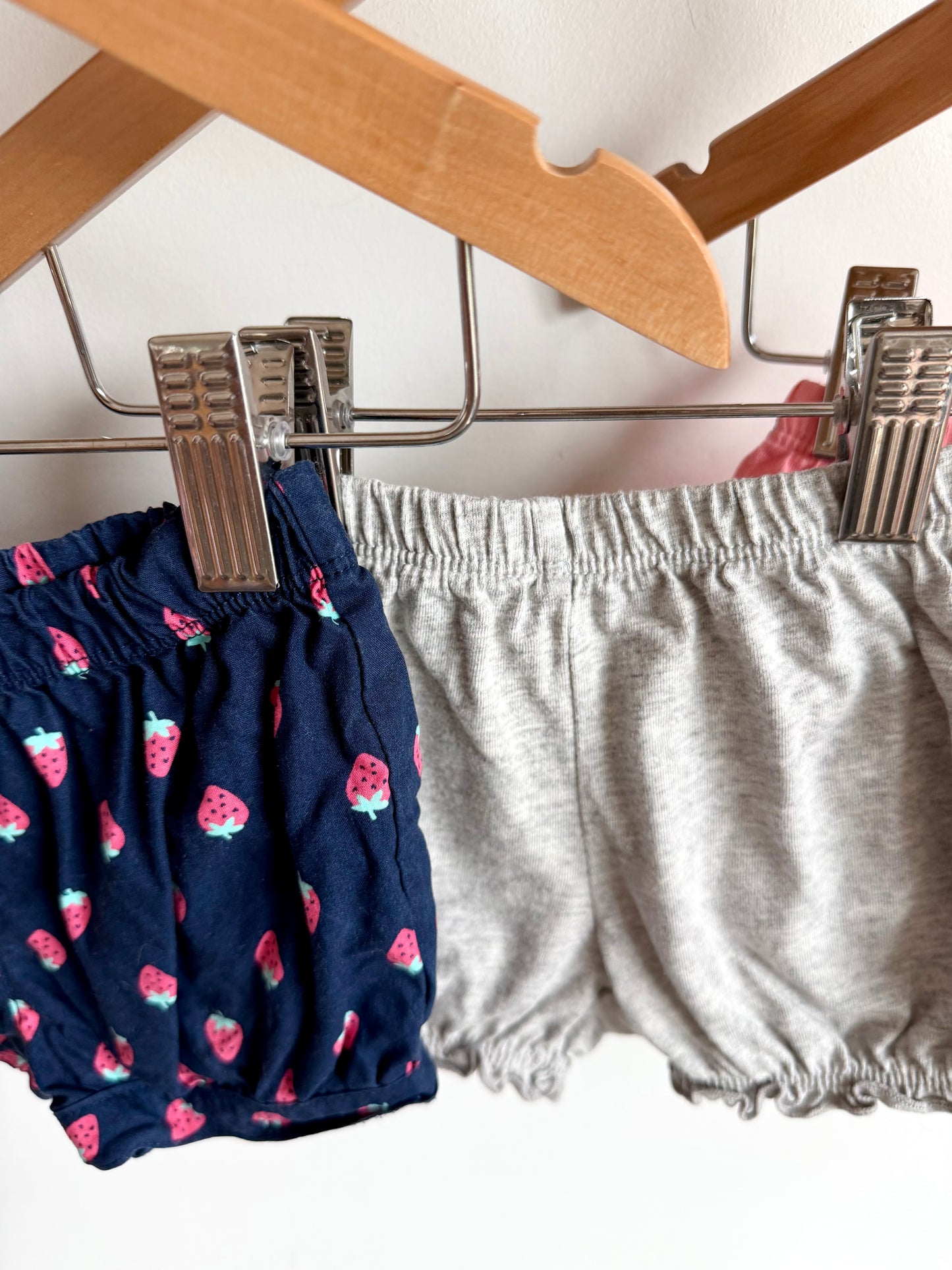 3 Pairs of Shorts - Strawberry(2) + Grey / 3-6m