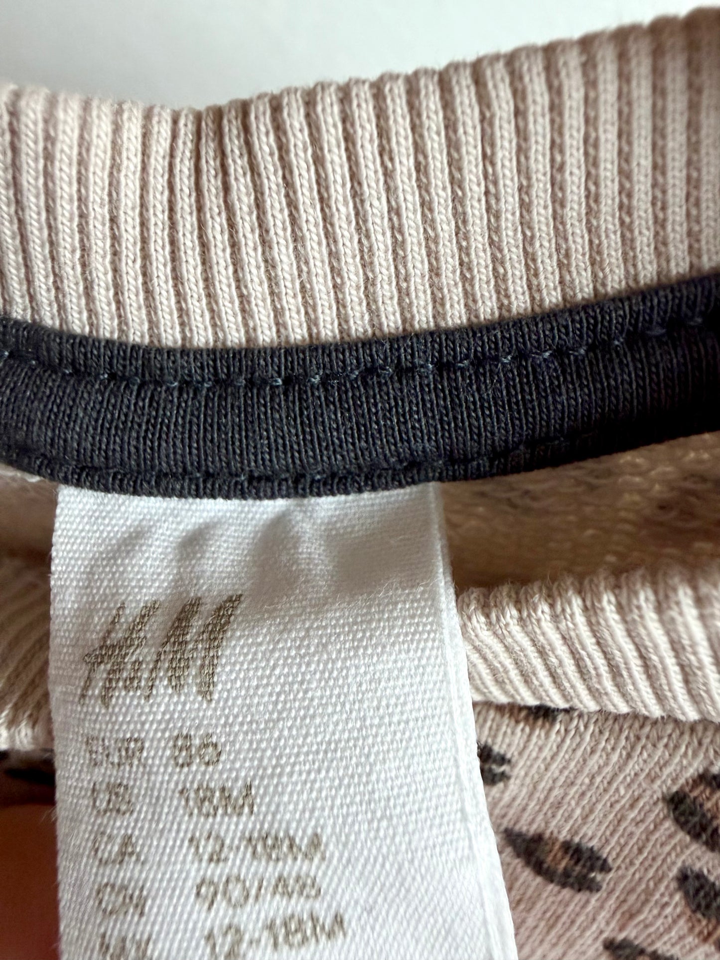 H&M Animal Print Crewneck / 12-18m