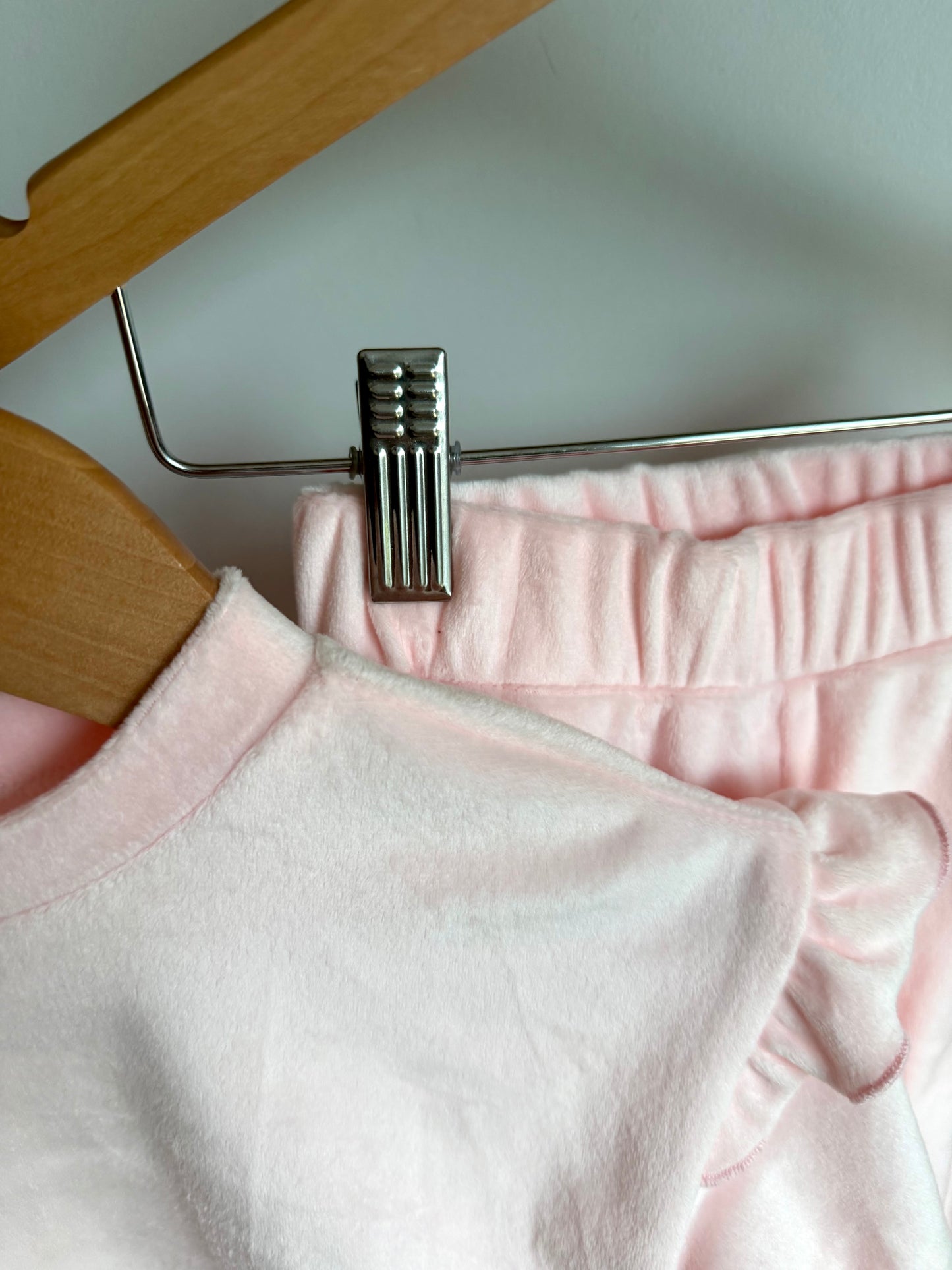 Pink Soft Ruffle Sleeve Sweater + Pants (With tags) / 6m