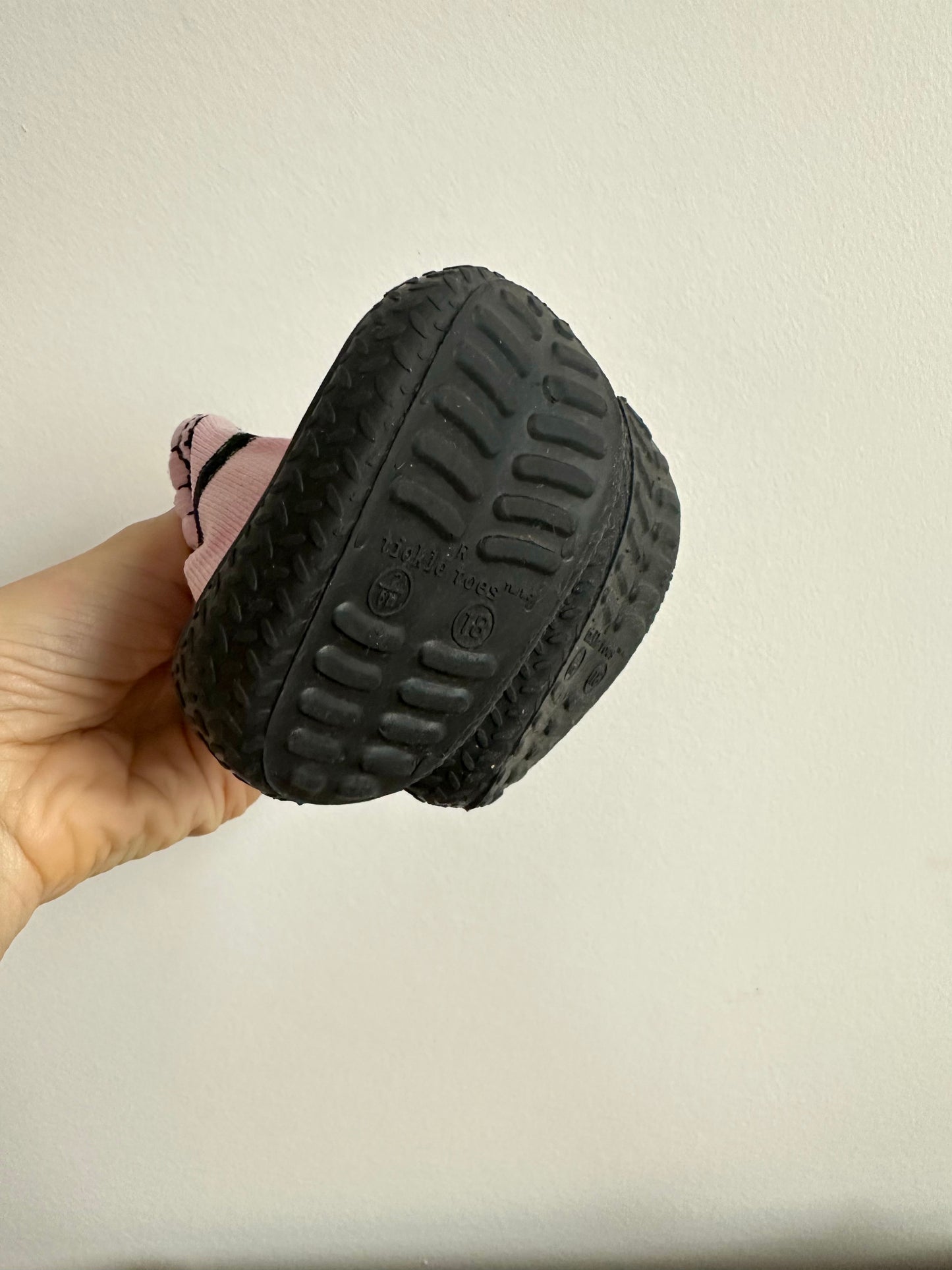 Pink Sock Shoes / 6m