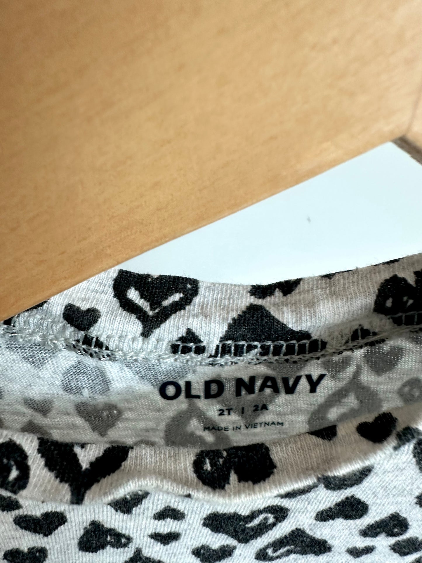 Black Hearts Pattern Long Sleeve Top / 2T