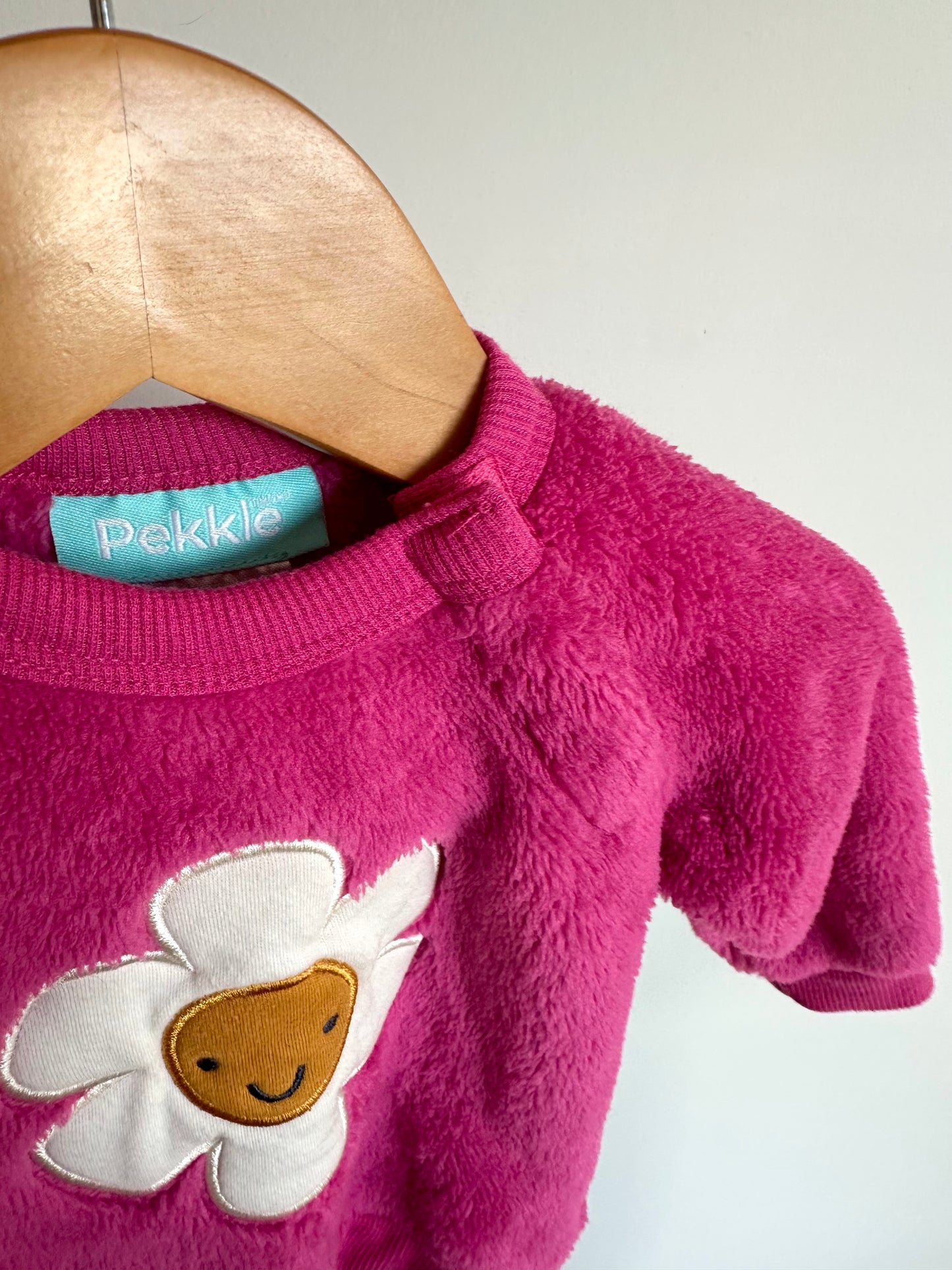 Pink Daisy Fuzzy Crew / 6m