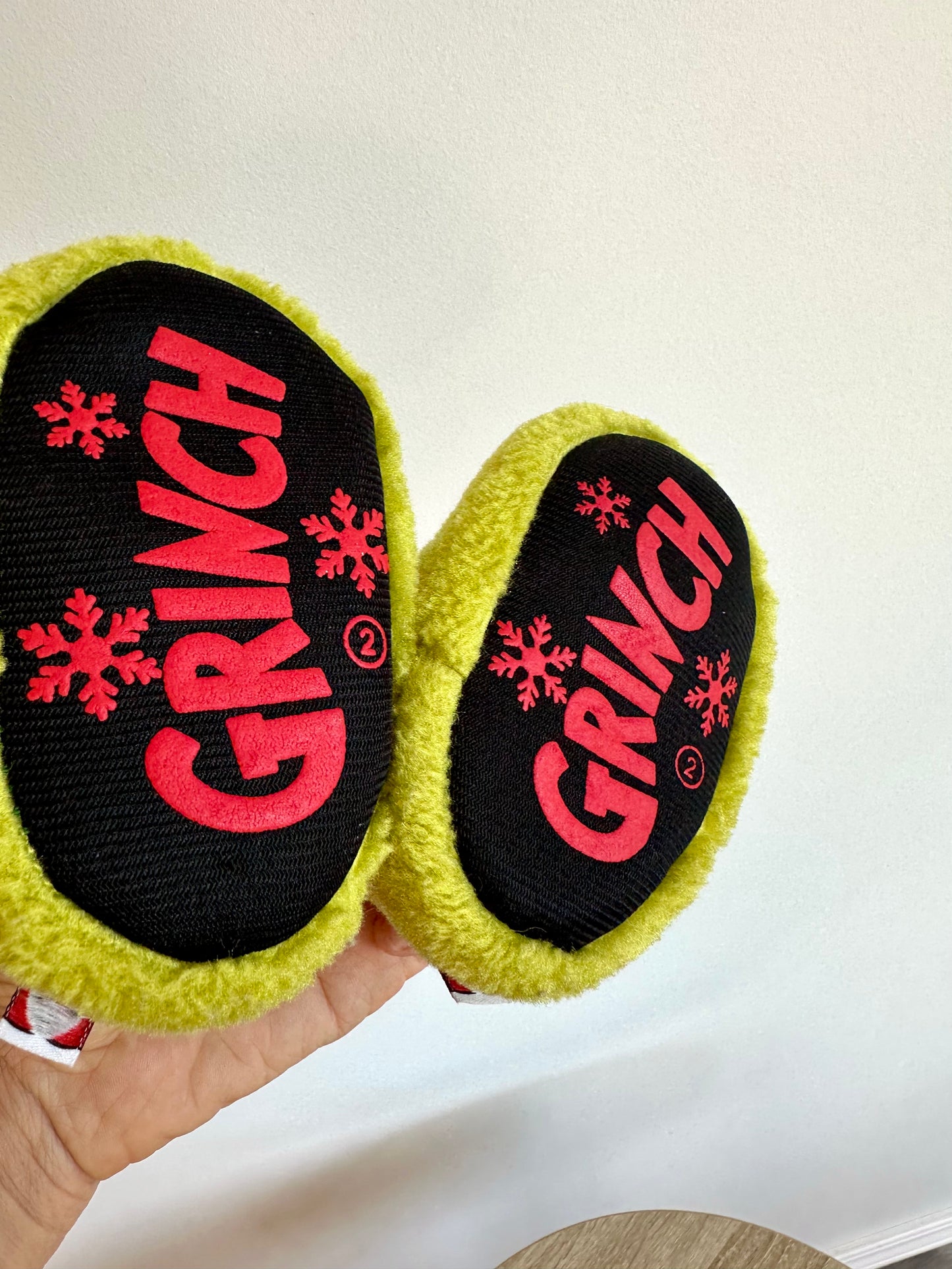 Grinch Slippers / Size 2 Infant