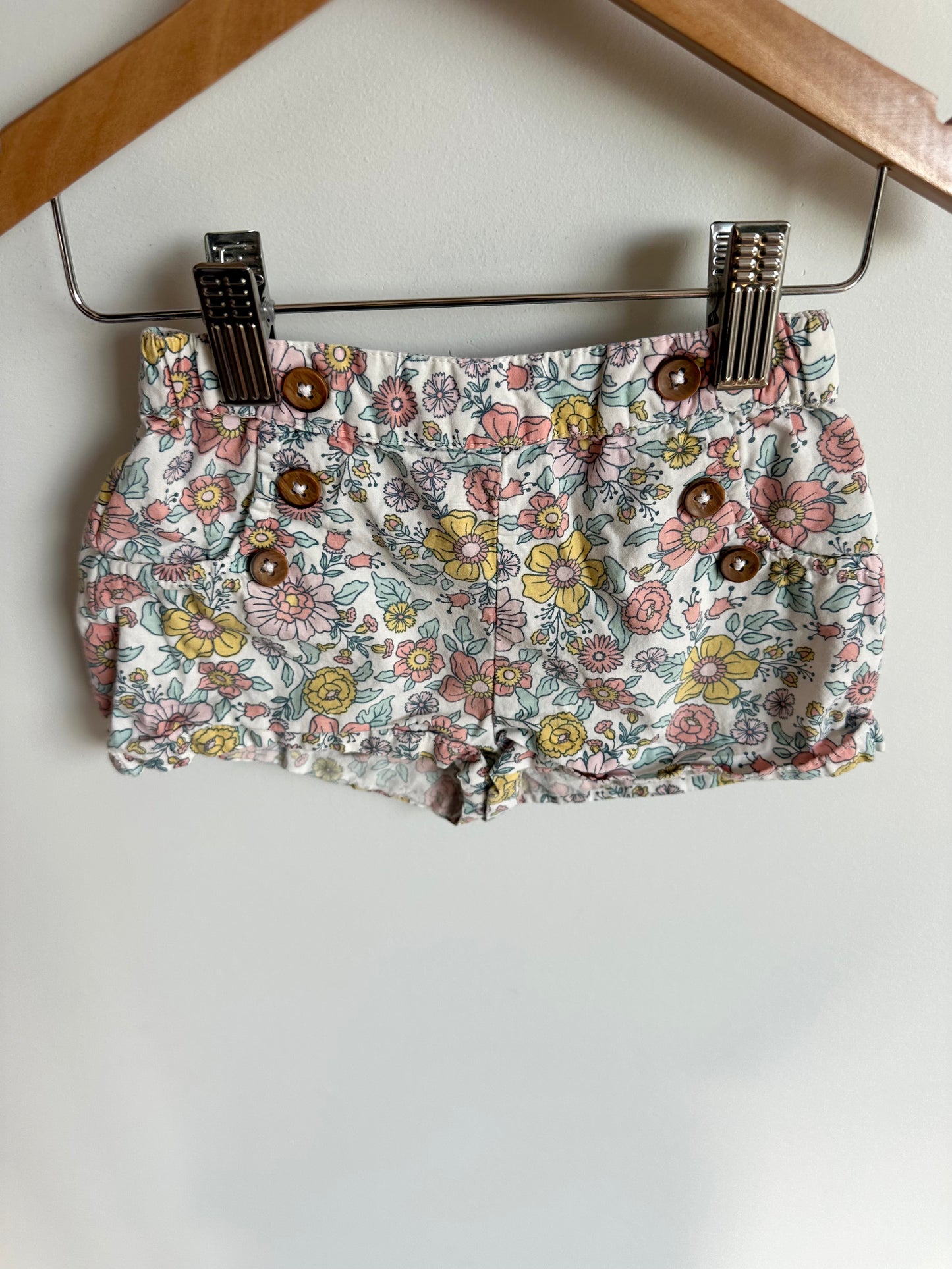 Floral Shorts with Buttons / 2T