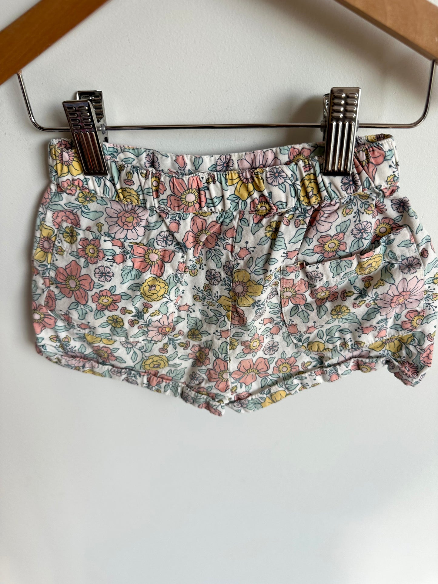 Floral Shorts with Buttons / 2T