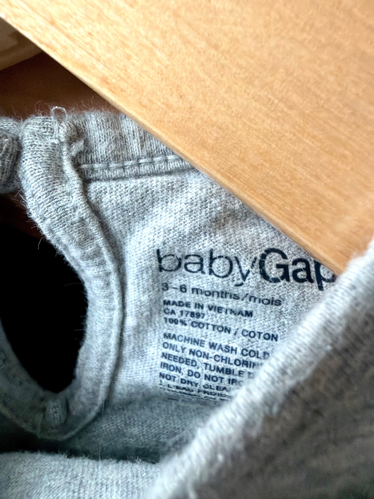 Gap Hi Apple Top / 3-6m