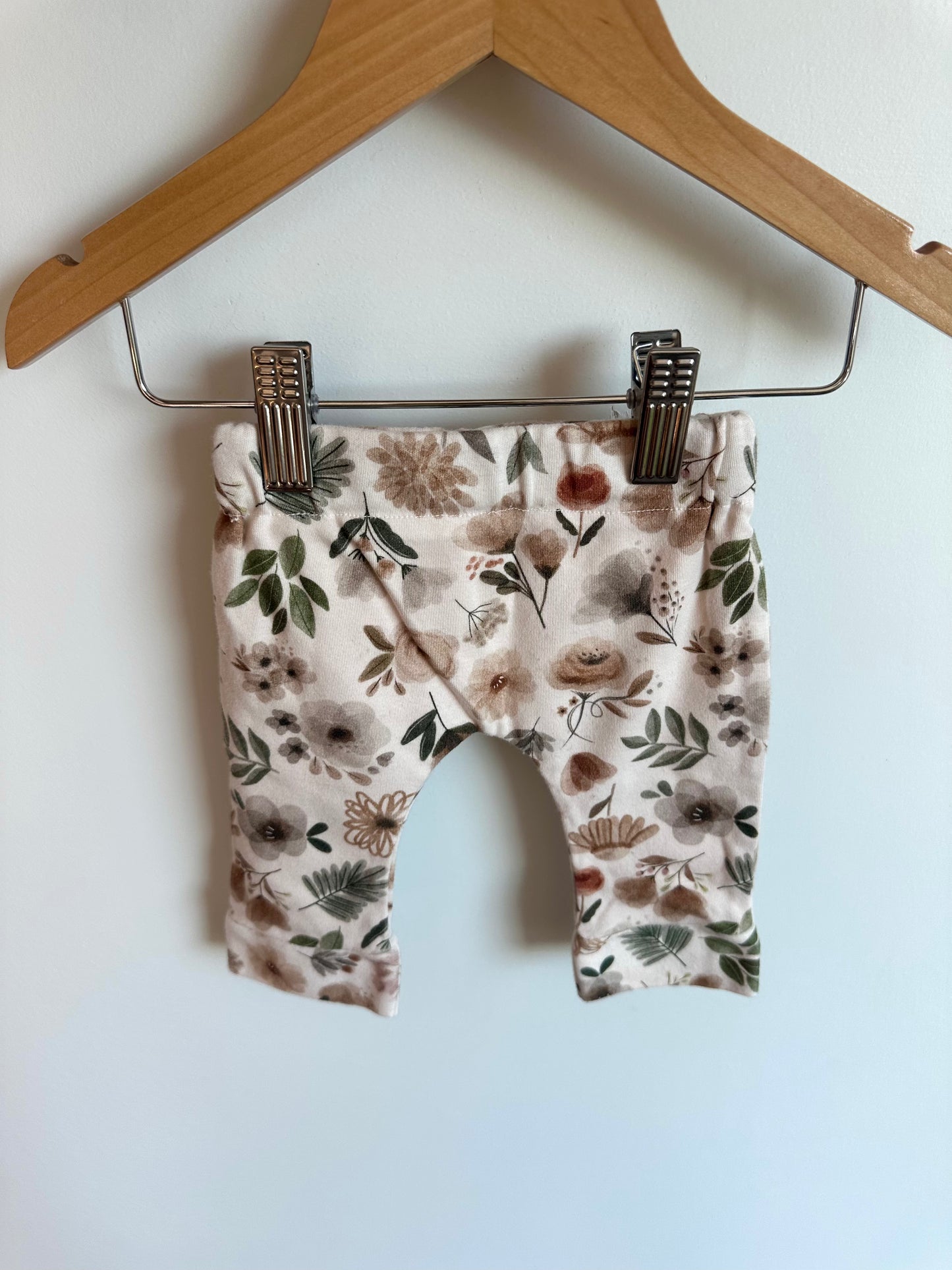 Watercolor Floral Pants / 3-6m?