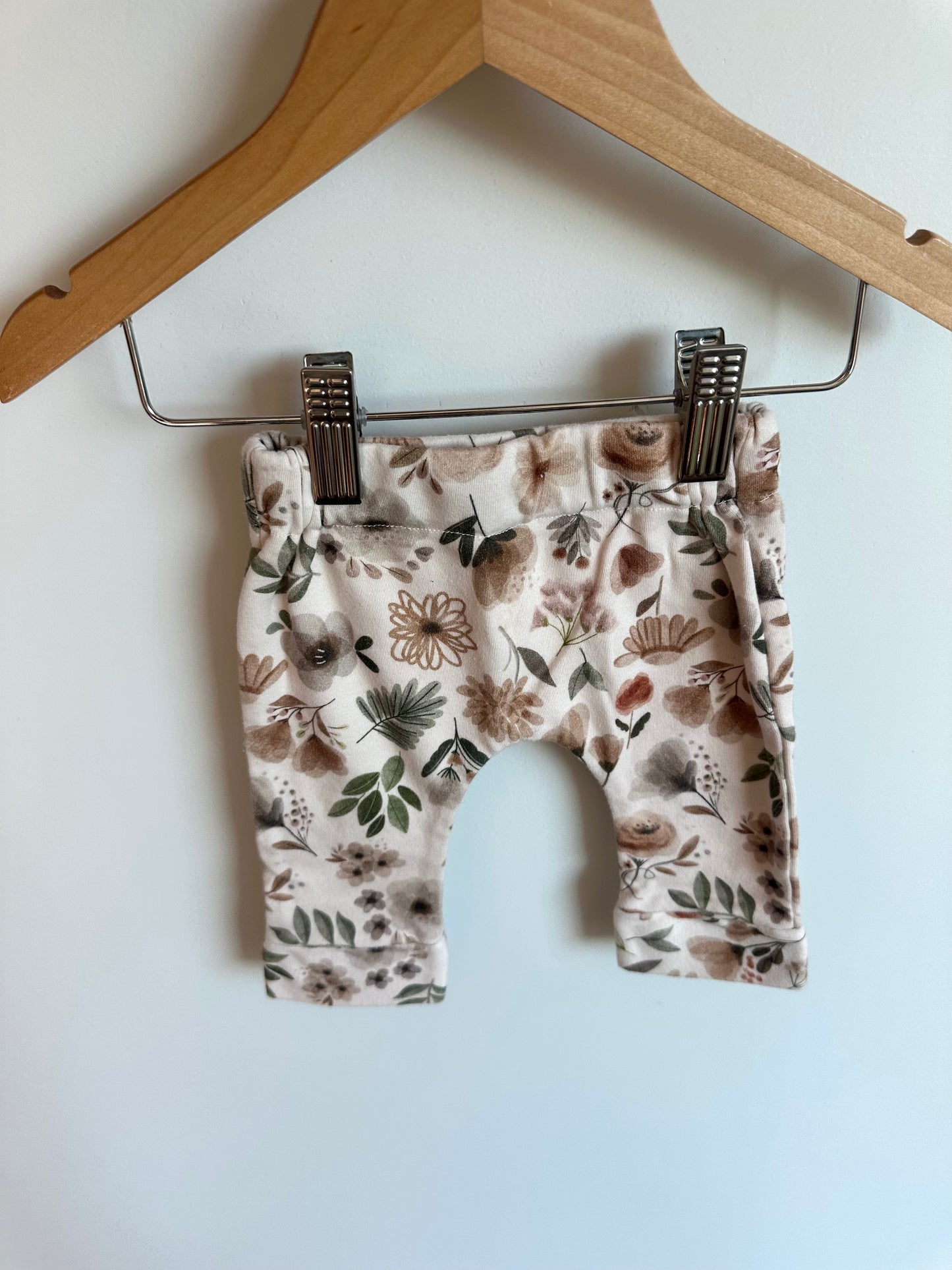 Watercolor Floral Pants / 3-6m?