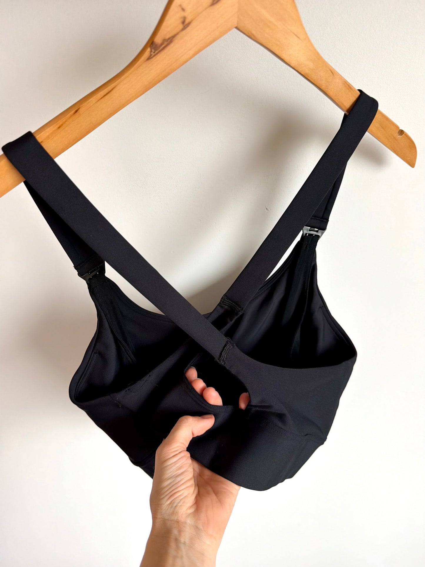 Nursing Black Sports Bra / Med, Lg?