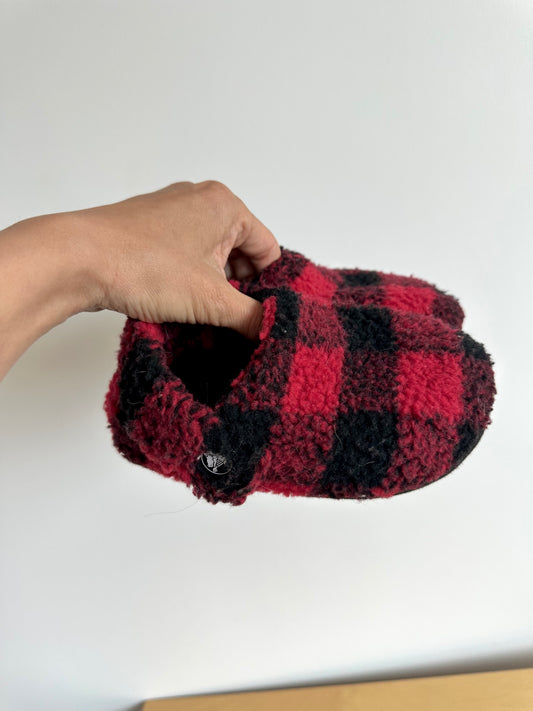 Checkered Red + Black Slippers / Size 9 Toddler
