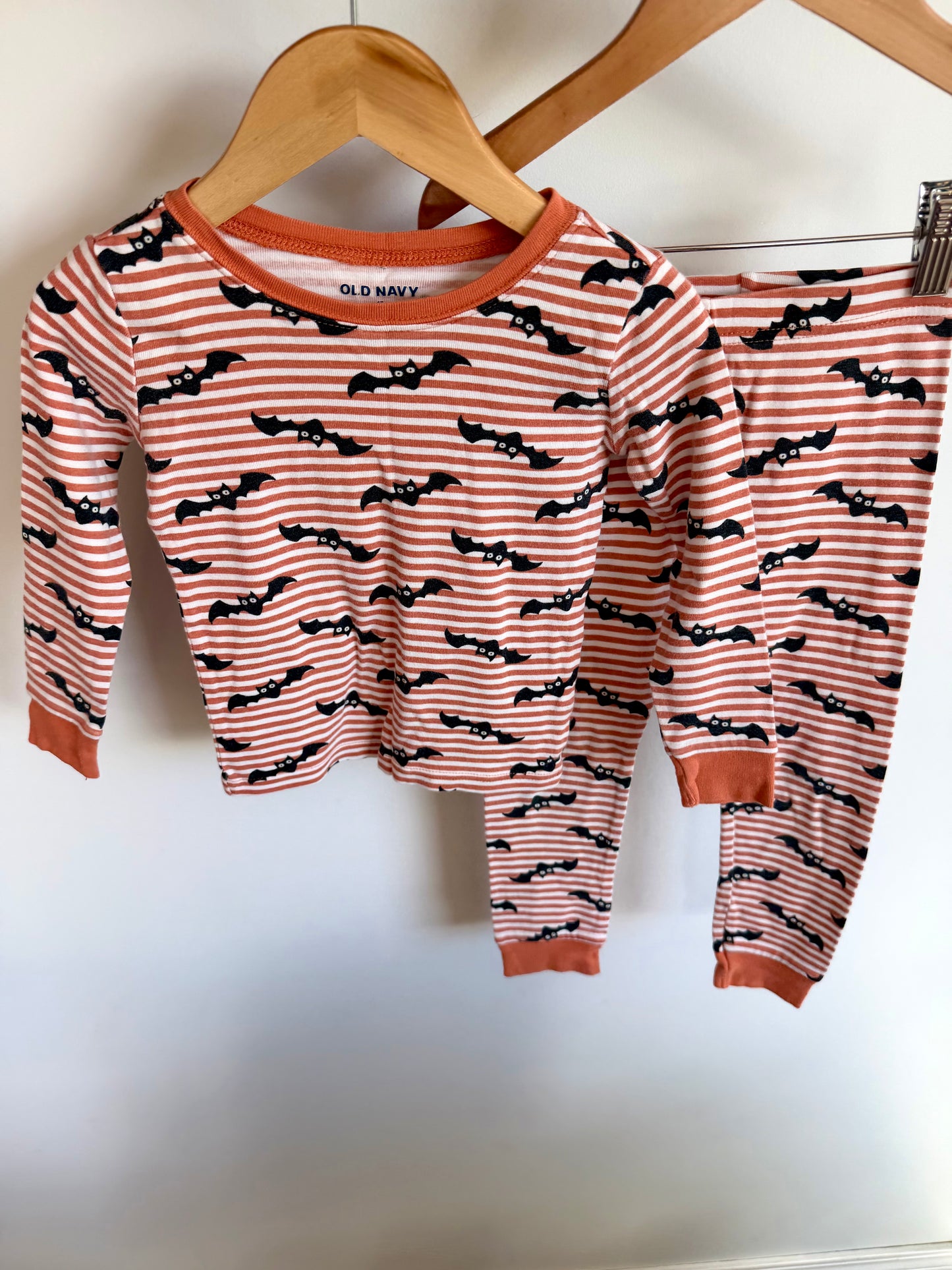 Glow in the Dark Bat Top + Pants PJ Set / 2-3T