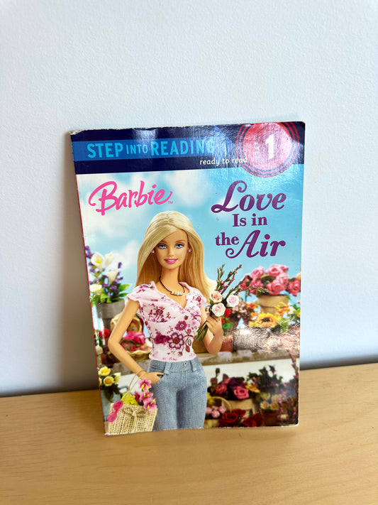 Barbie Love Is In The Air Book / 4-6 years