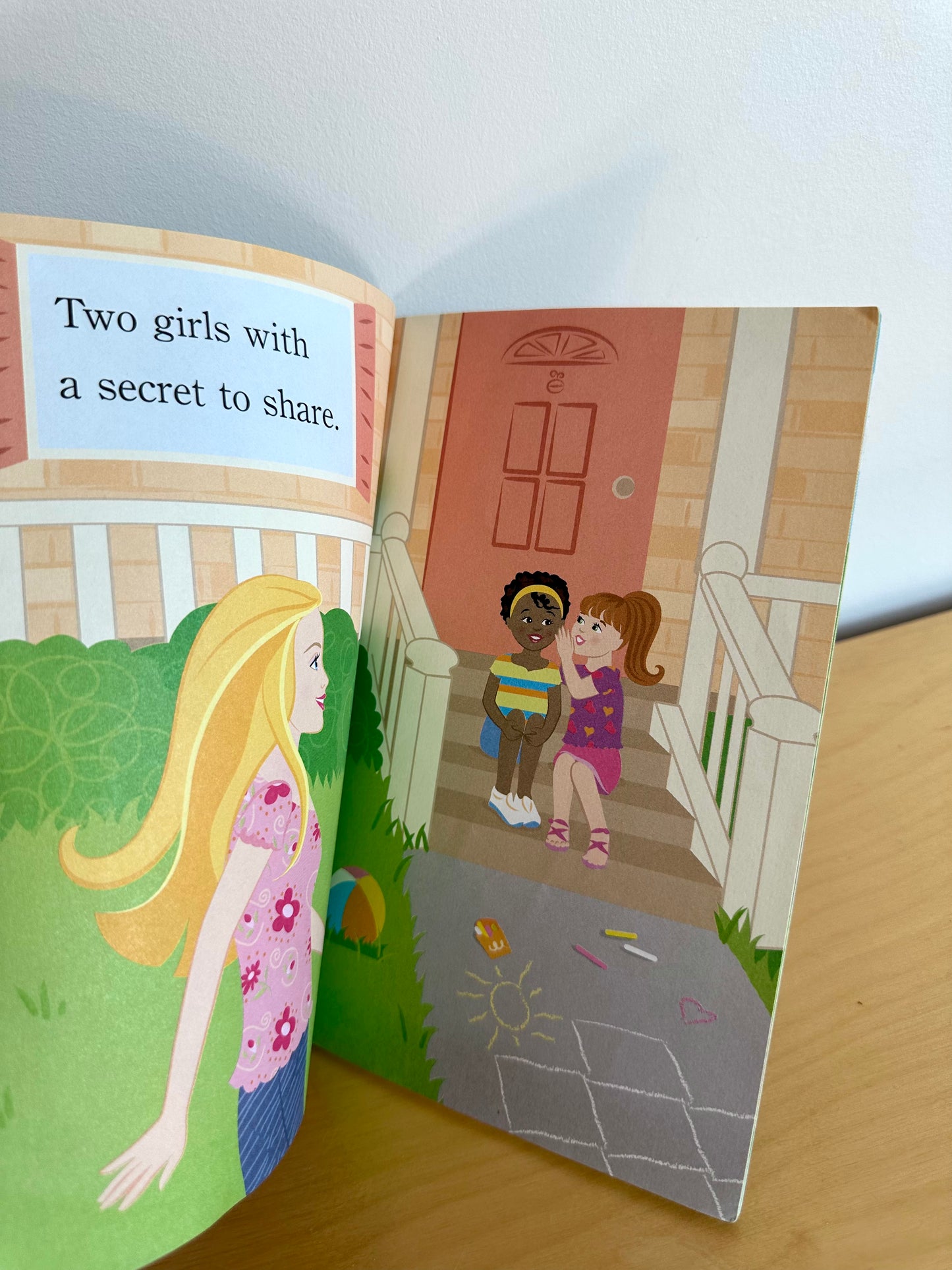 Barbie Love Is In The Air Book / 4-6 years