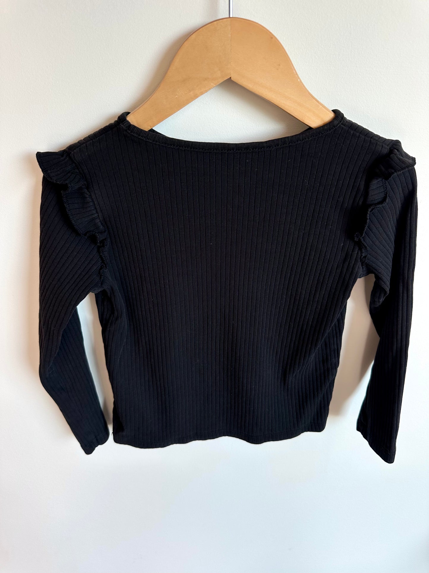 H&M Black Ribbed Ruffle Sleeve Top / 4-5 years