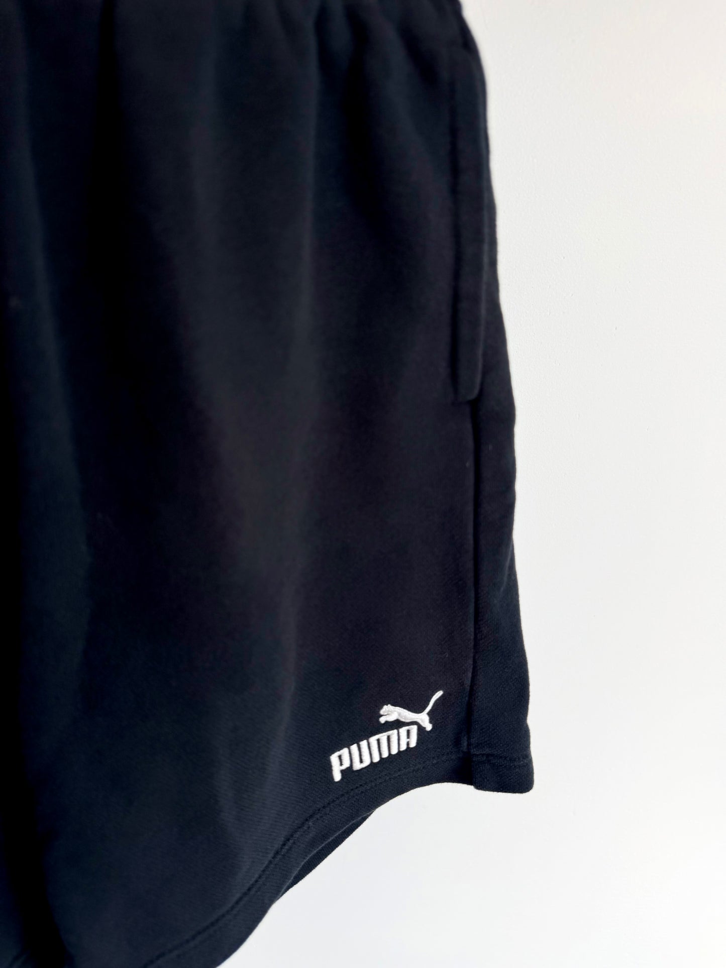 Puma Black Sweat Shorts / 6 years