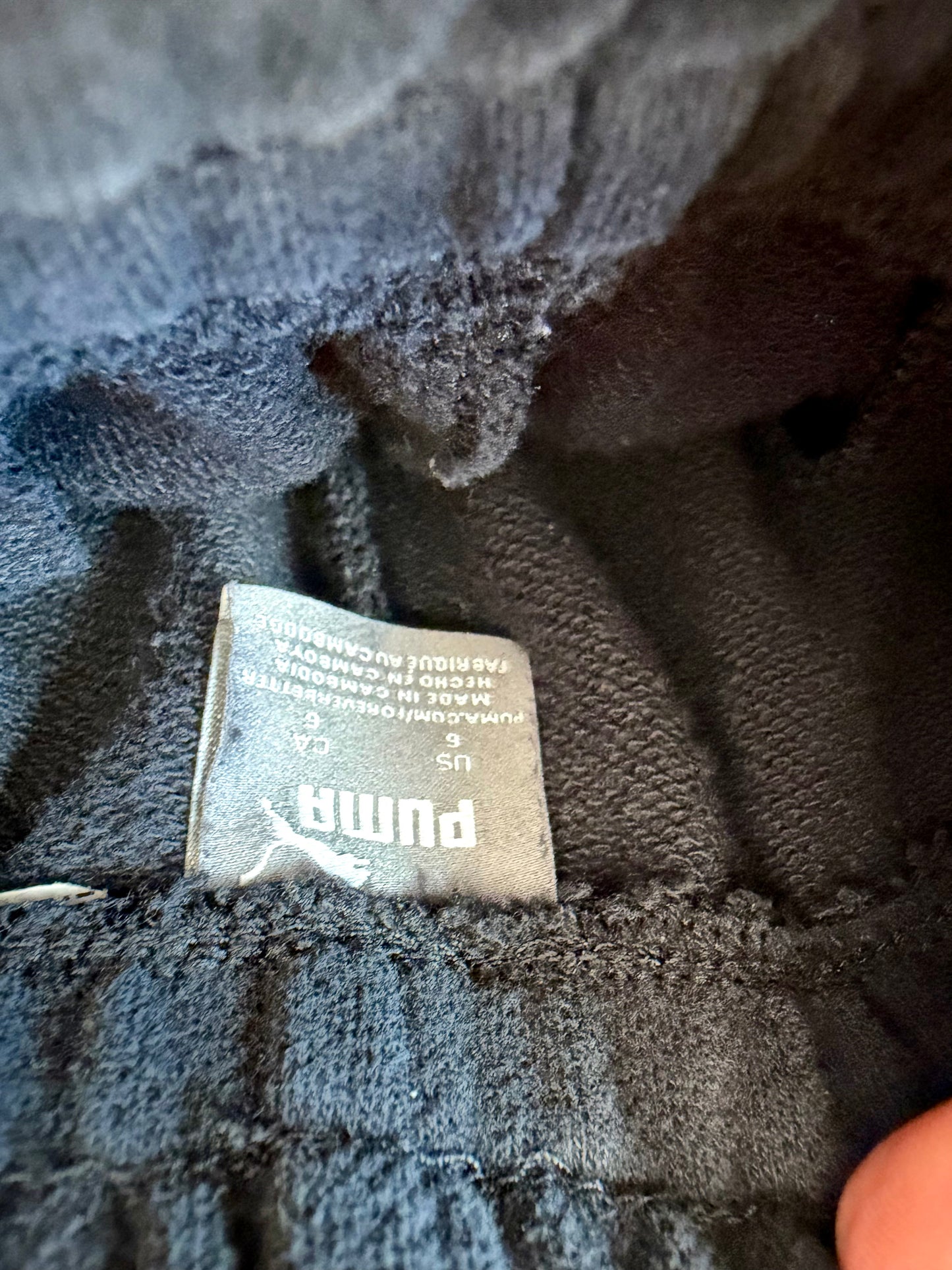 Puma Black Sweat Shorts / 6 years