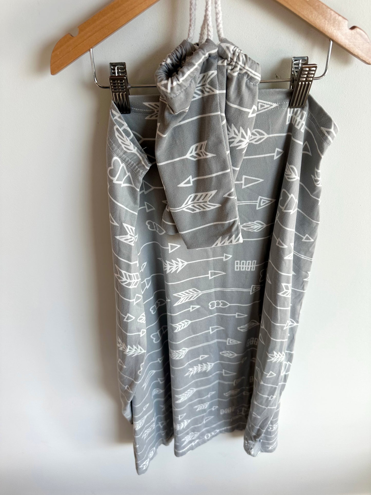 Grey Arrow Car Seat or Nursing Cover + Bag