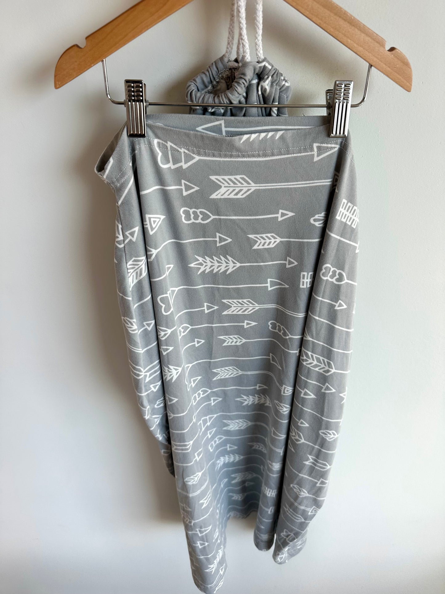 Grey Arrow Car Seat or Nursing Cover + Bag