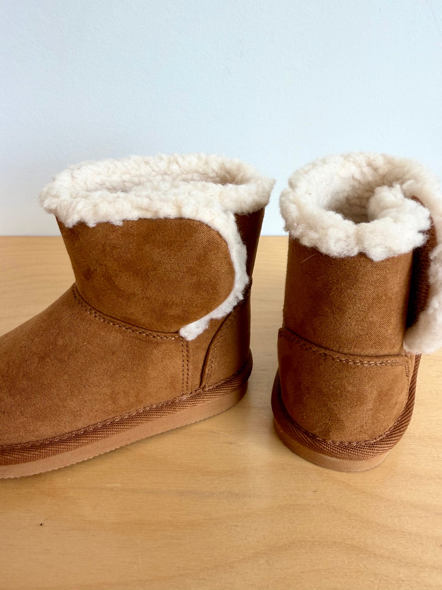 Tan Velcro Boots / Size 7 toddler
