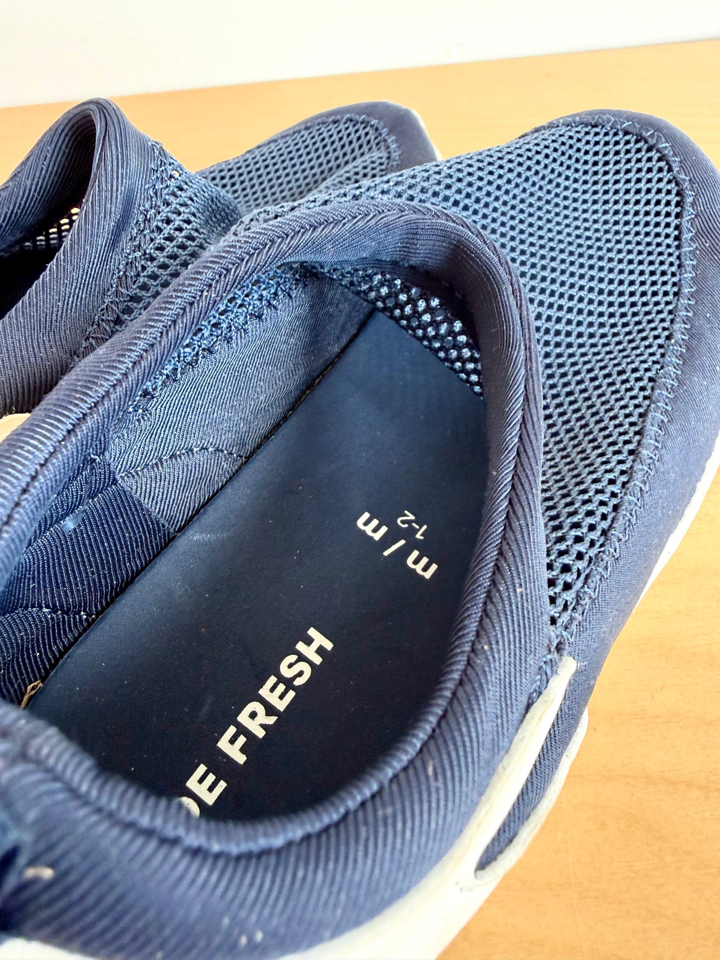 Navy Water Shoes / Size 1-2 Big Kid (No Shipping)