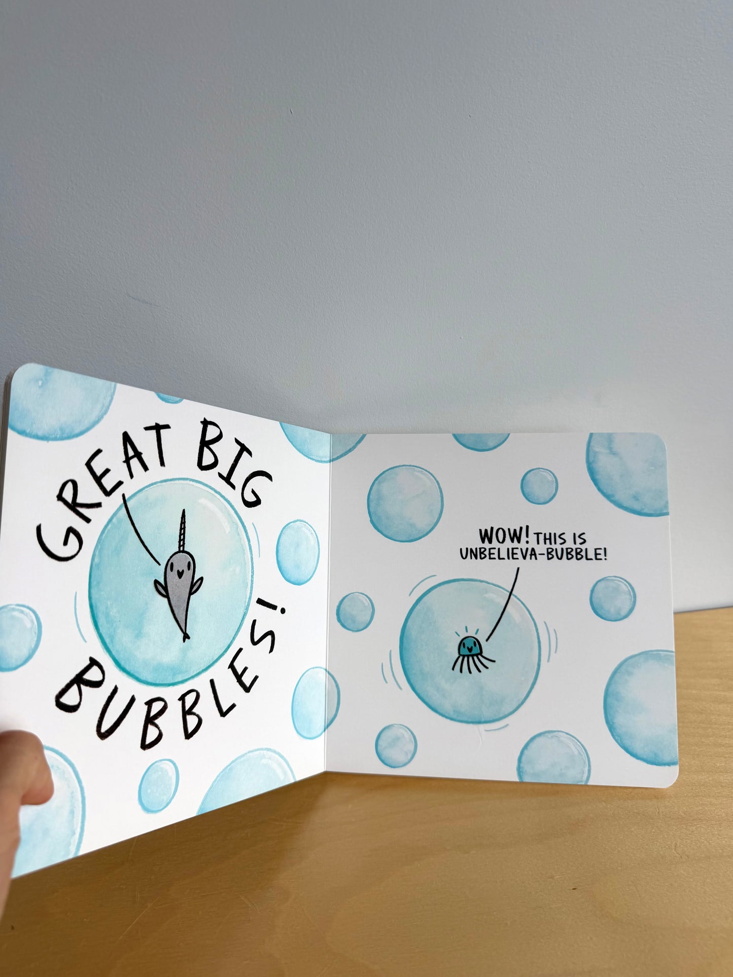 Bubbles: A Narwhal and Jelly Book / 0-3 years