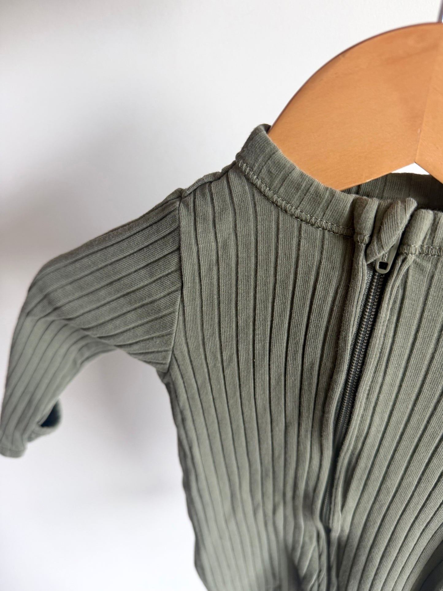 Olive Ribbed Footed Sleeper / 0-3m