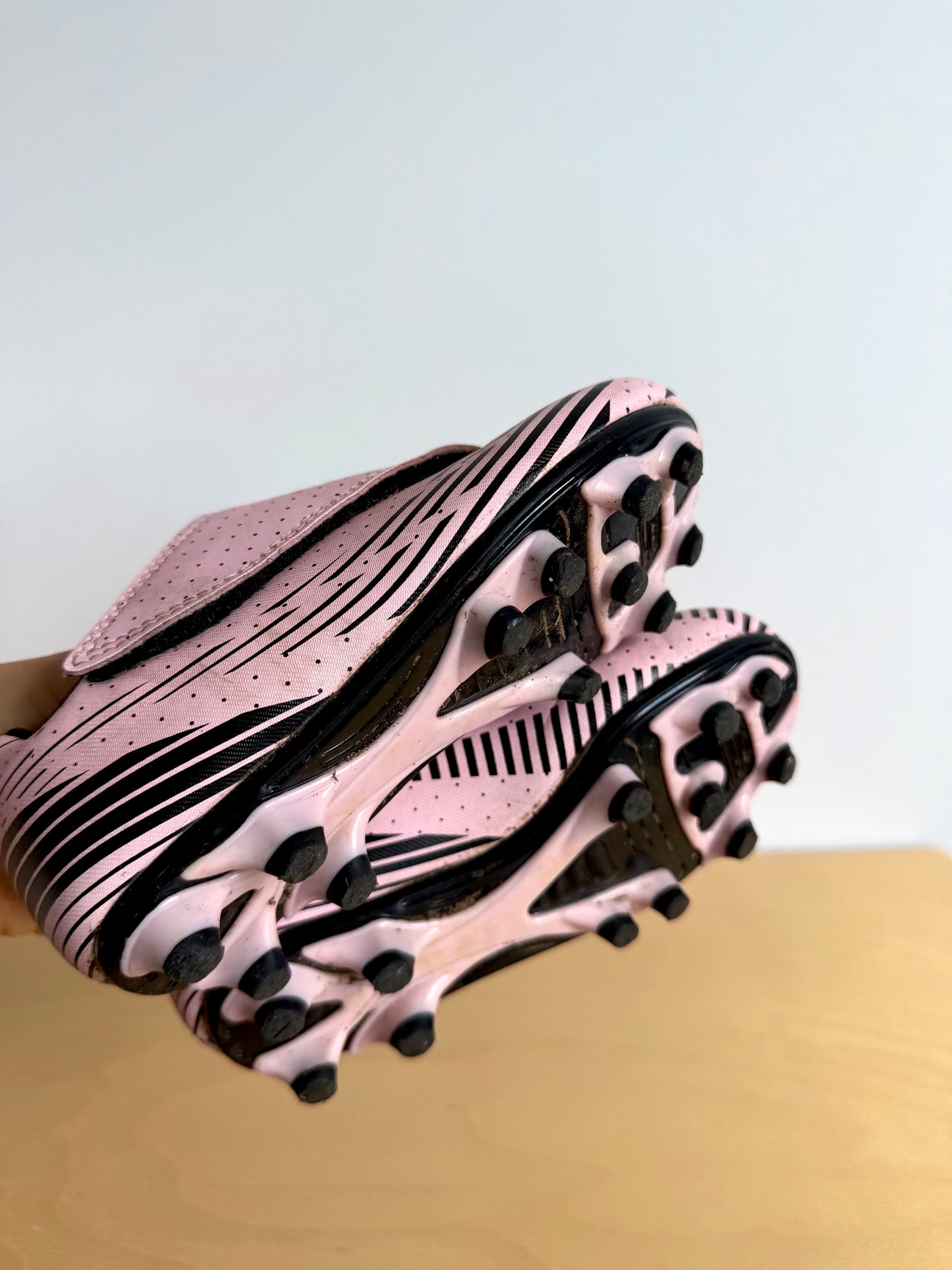 Soccer Cleats Pink Shoes / Size 6 toddler
