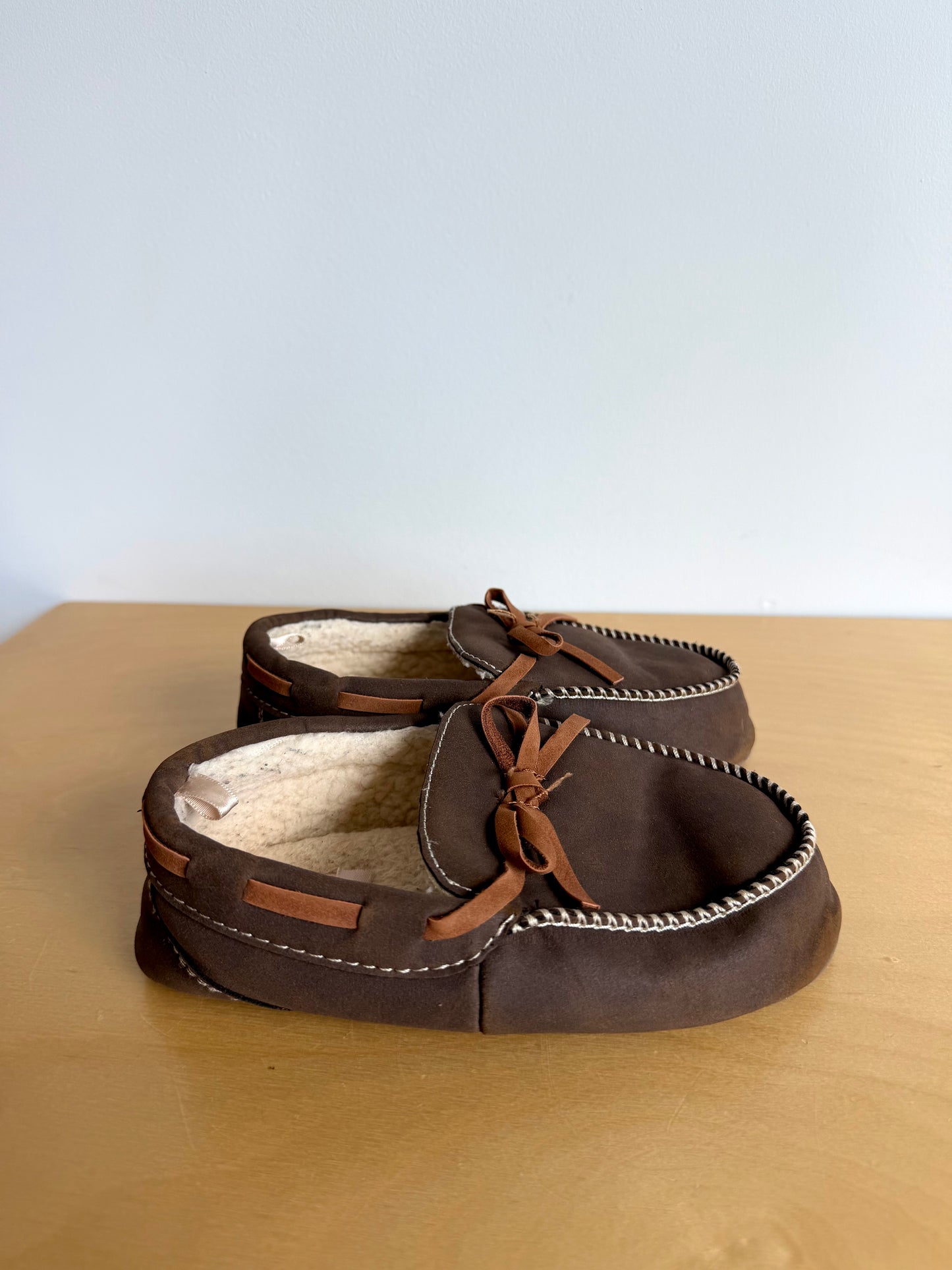Brown Slippers (PLAY) / Size 12-13 Little Kid