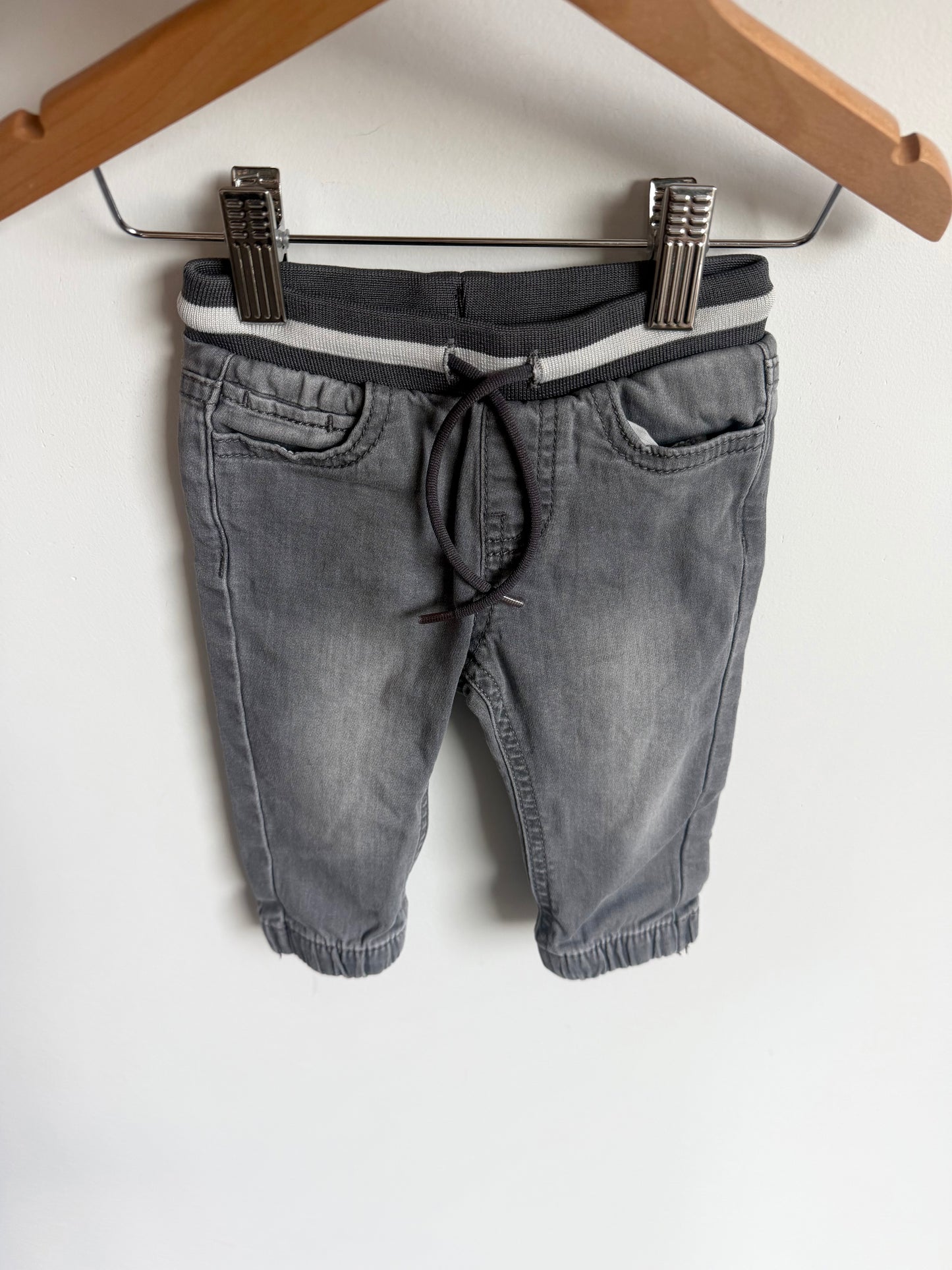 Tapered Grey Drawstring Pants / 3-6m?