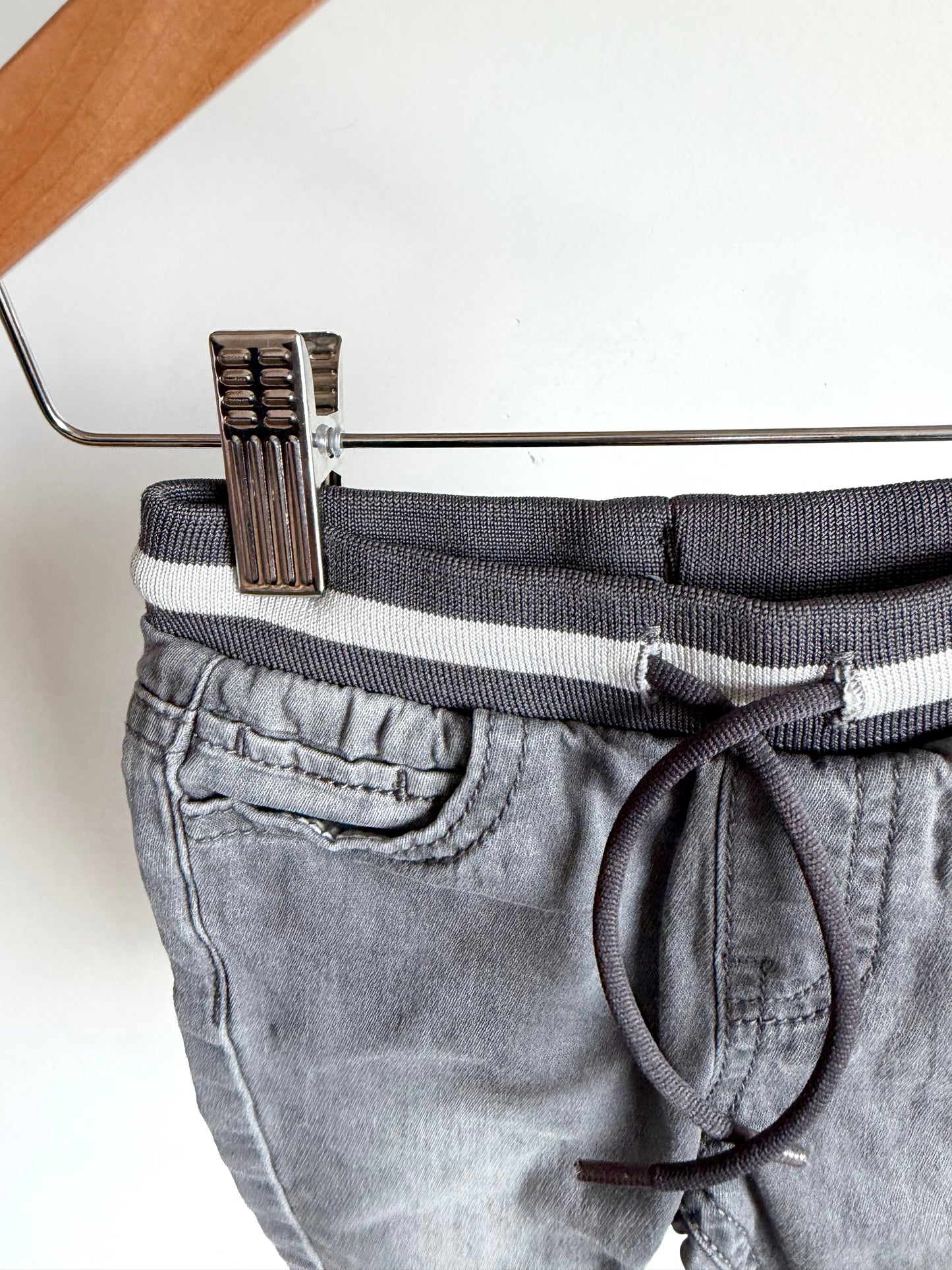 Tapered Grey Drawstring Pants / 3-6m?
