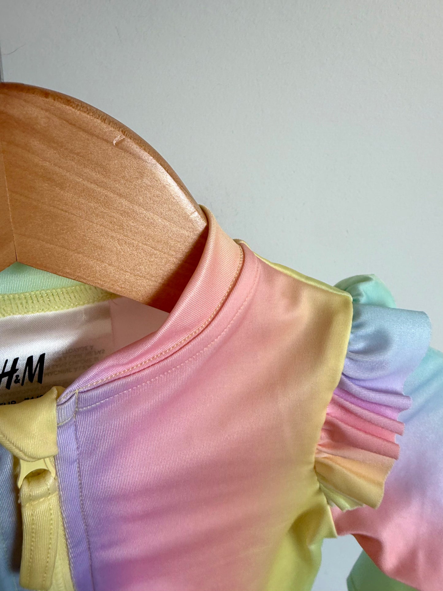 H&M Pastel Long Sleeve Zip Swimsuit / 6-12m