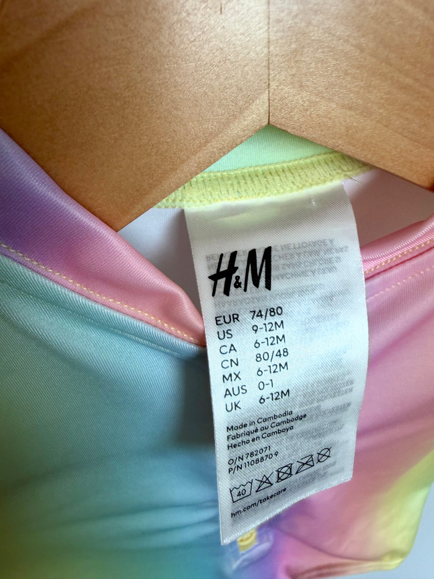 H&M Pastel Long Sleeve Zip Swimsuit / 6-12m