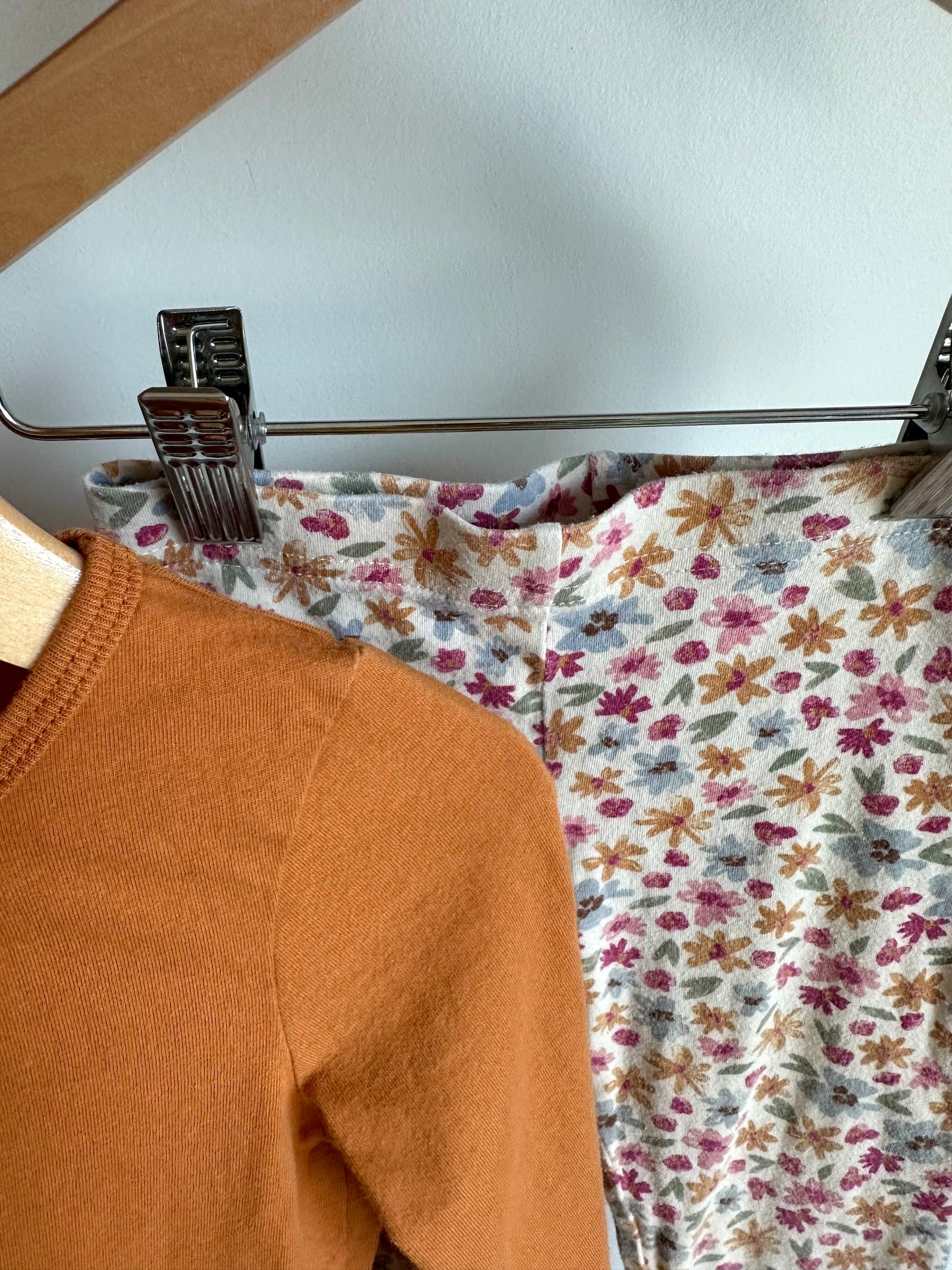 Orange Top + Floral Pants Set / 4T