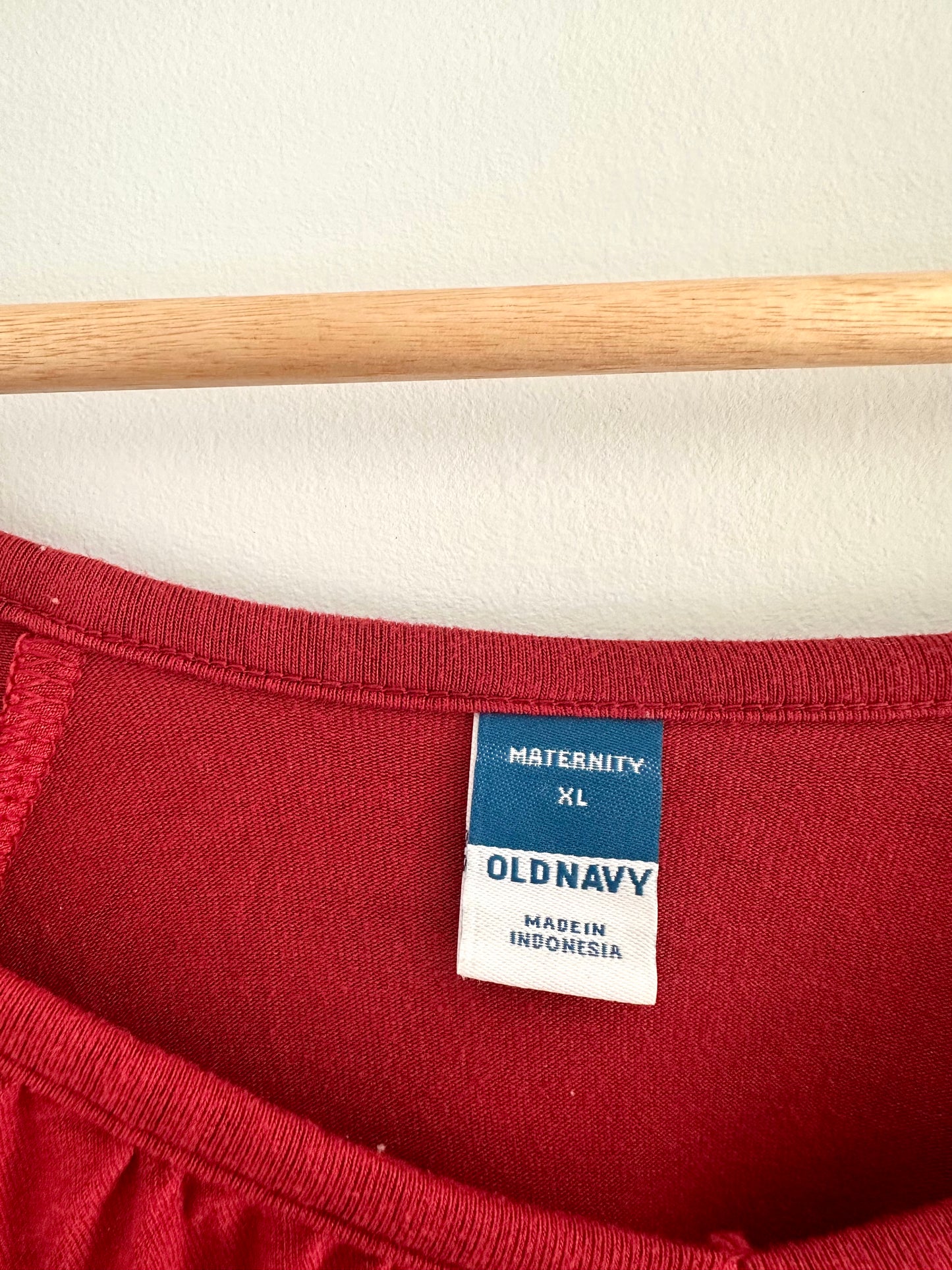 Red Flowy Maternity Top / XL