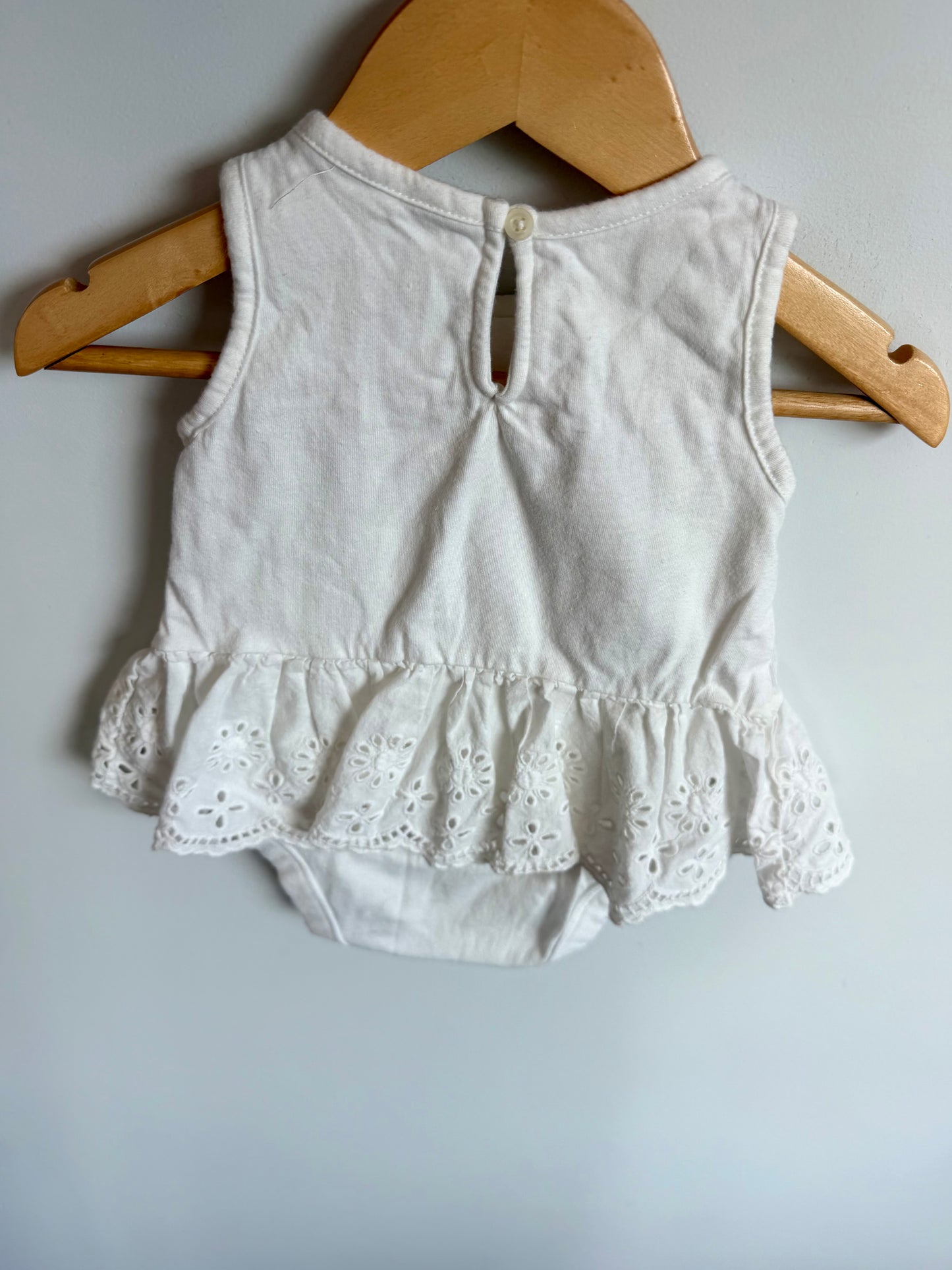 Gap White Lace Peplum Bodysuit / 6-12m