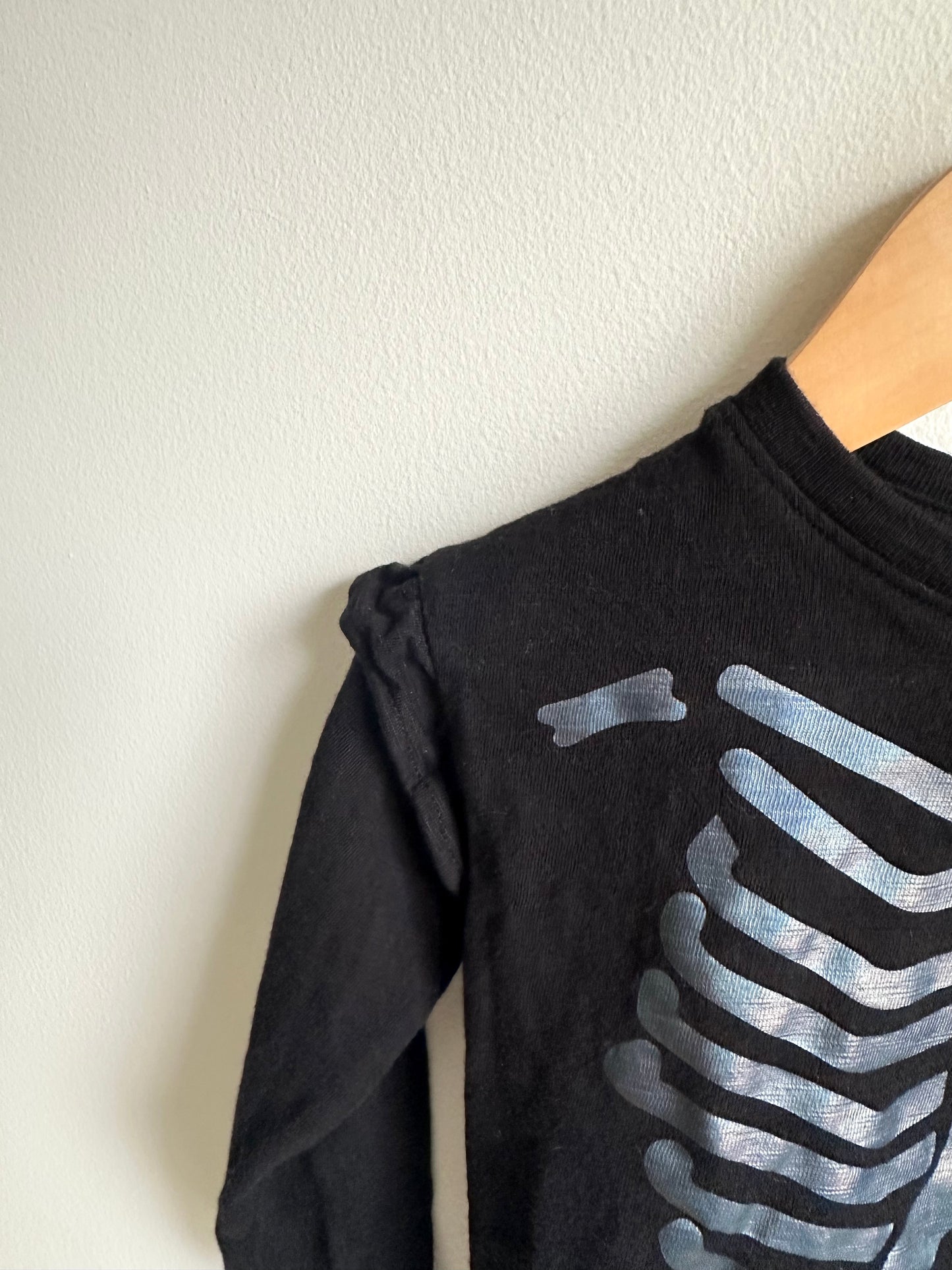 Skeleton Black Sweater / 2T