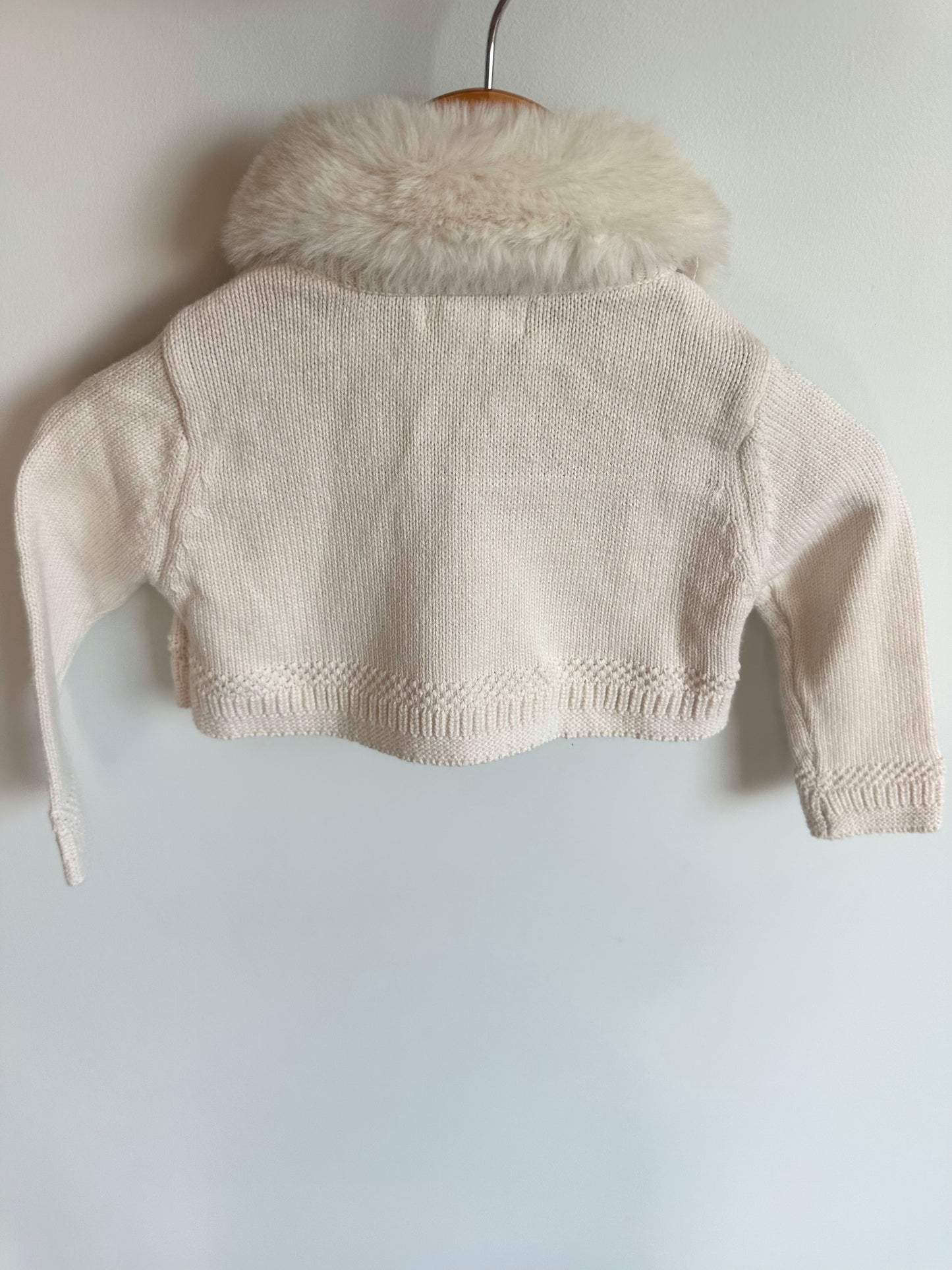 Fuzzy Neck Collar Sweater / 6-12m