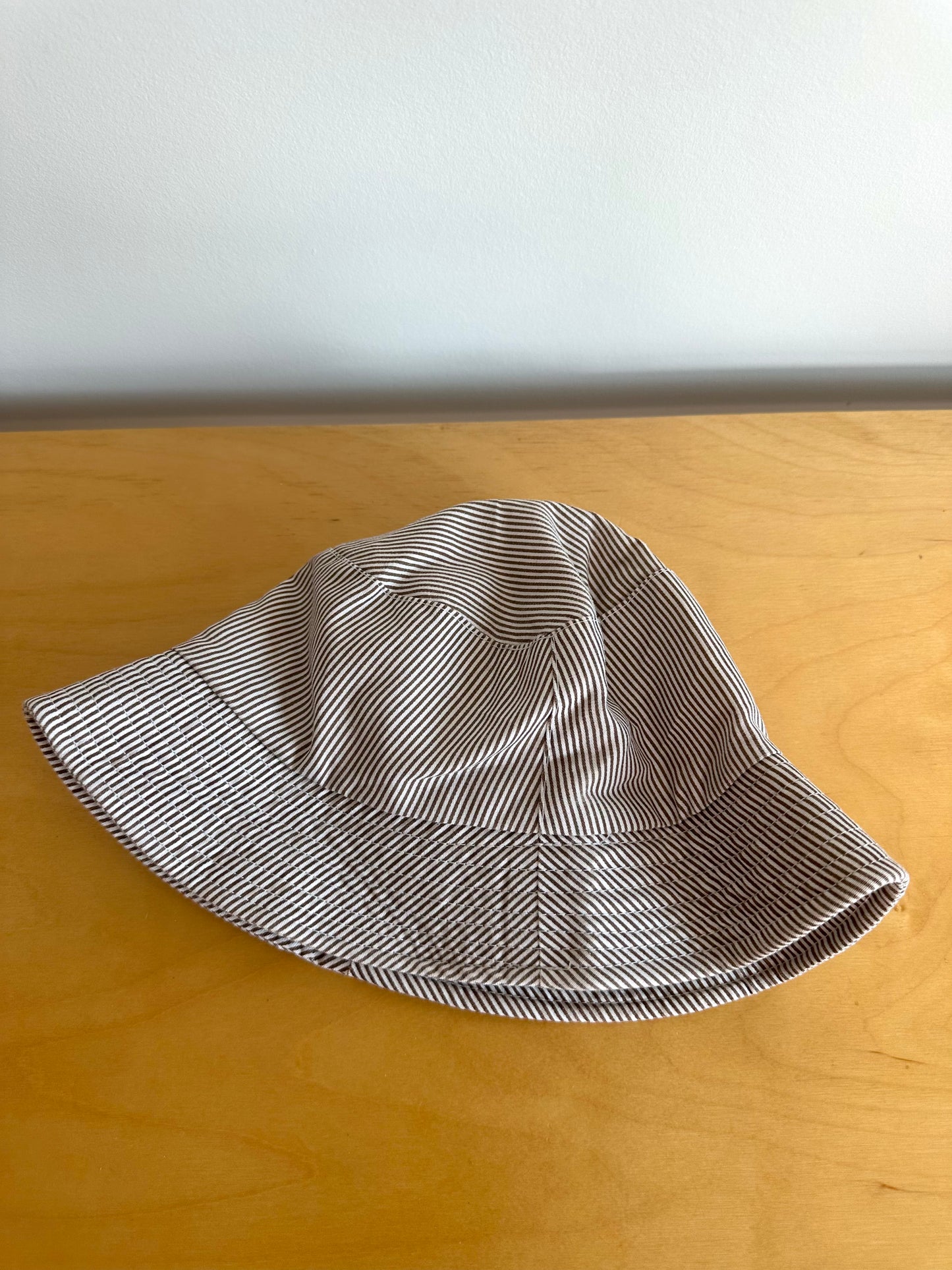 Striped Sun Hat / 12m?