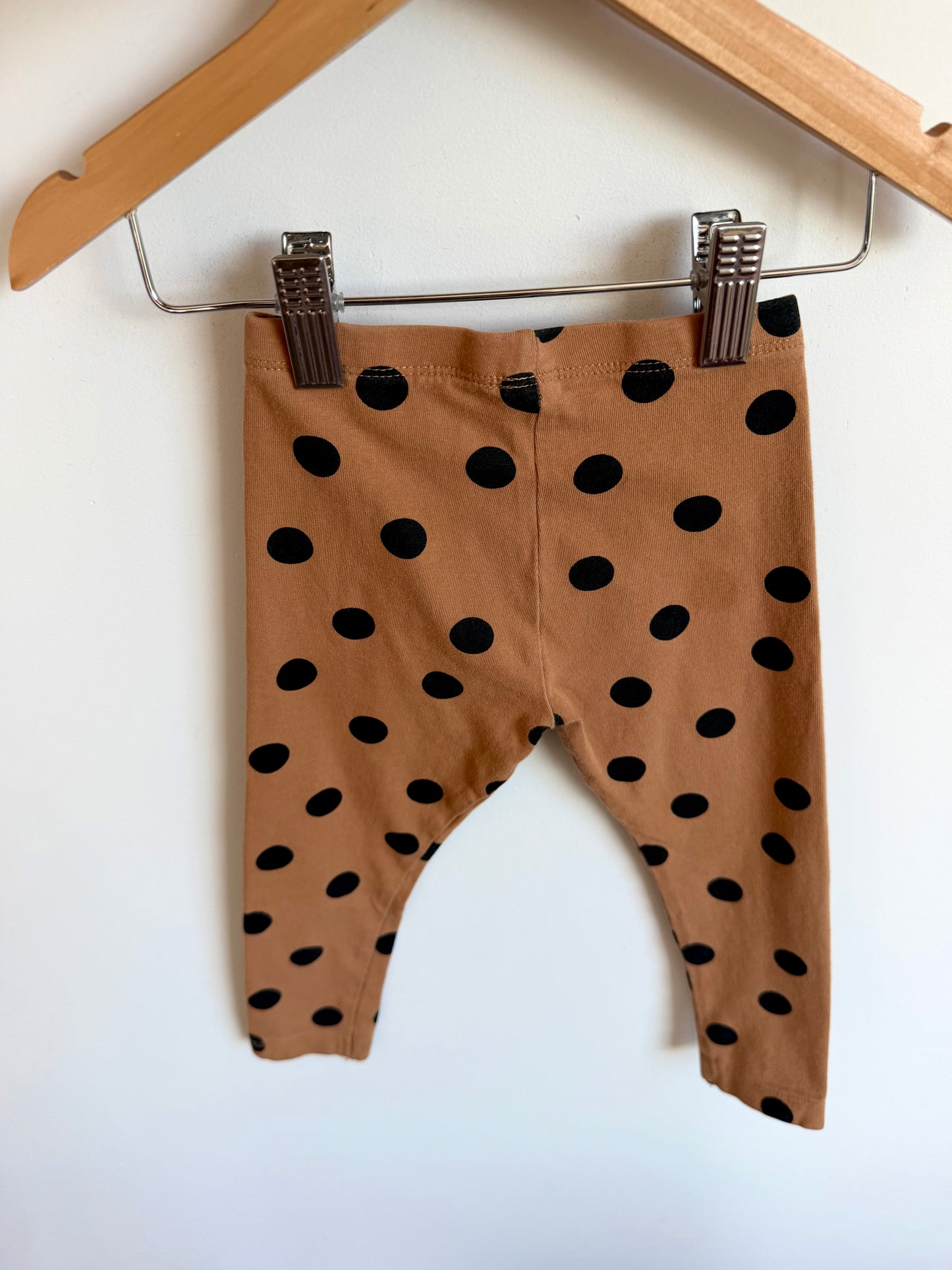 Tan Polkadot Leggings / 18-23m