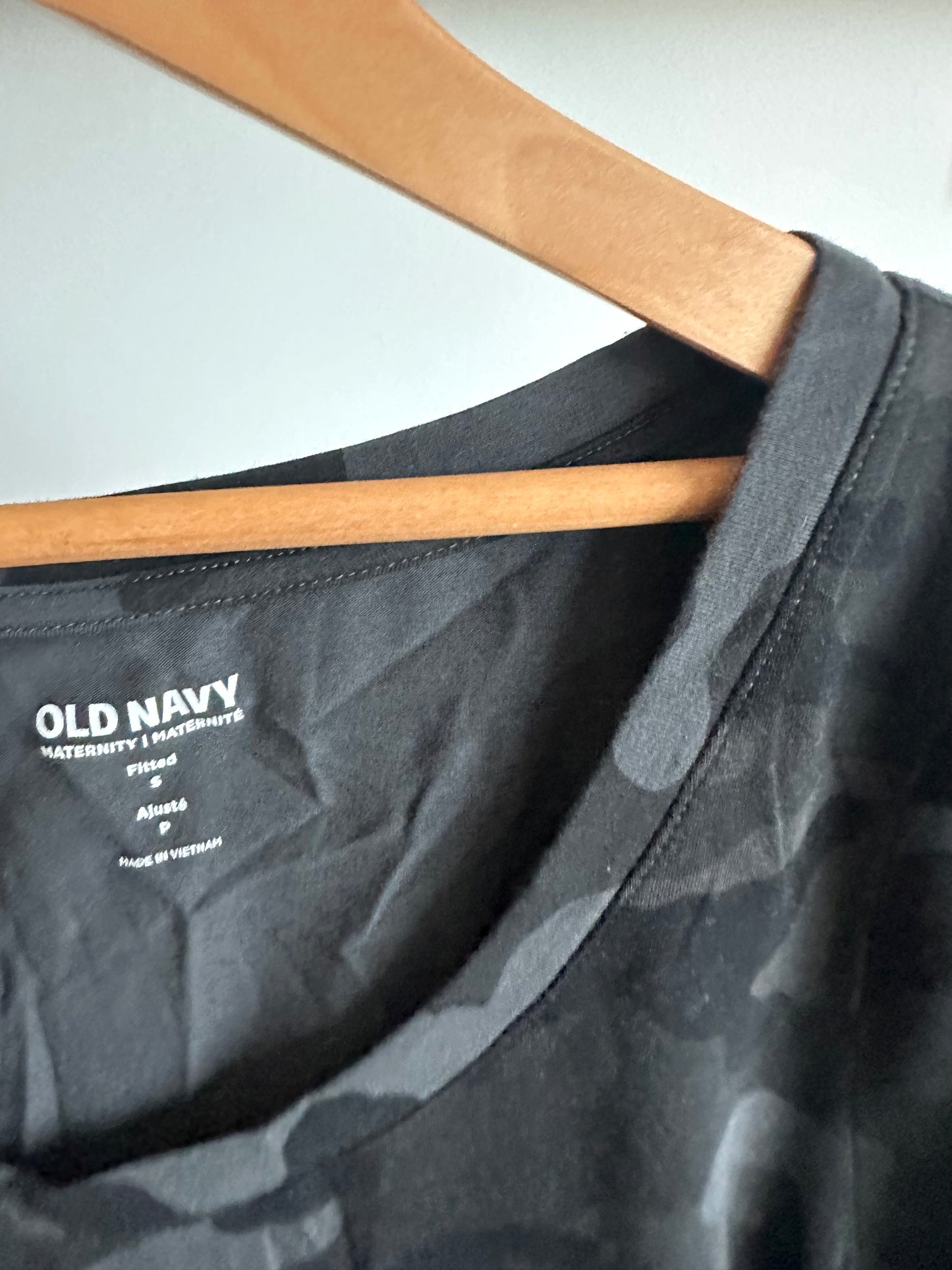 Camo Print Maternity Top / Small