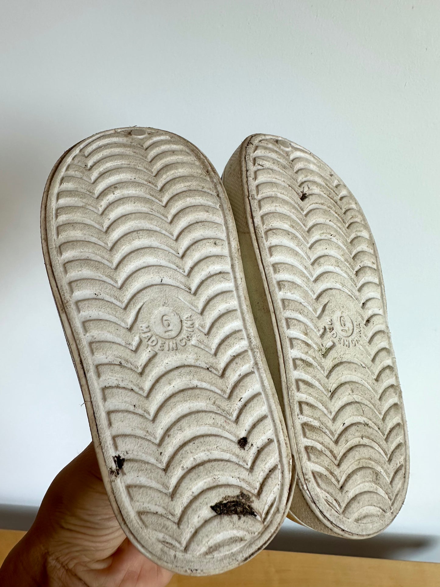 Ombre Summer Shoes / Size 6 Toddler