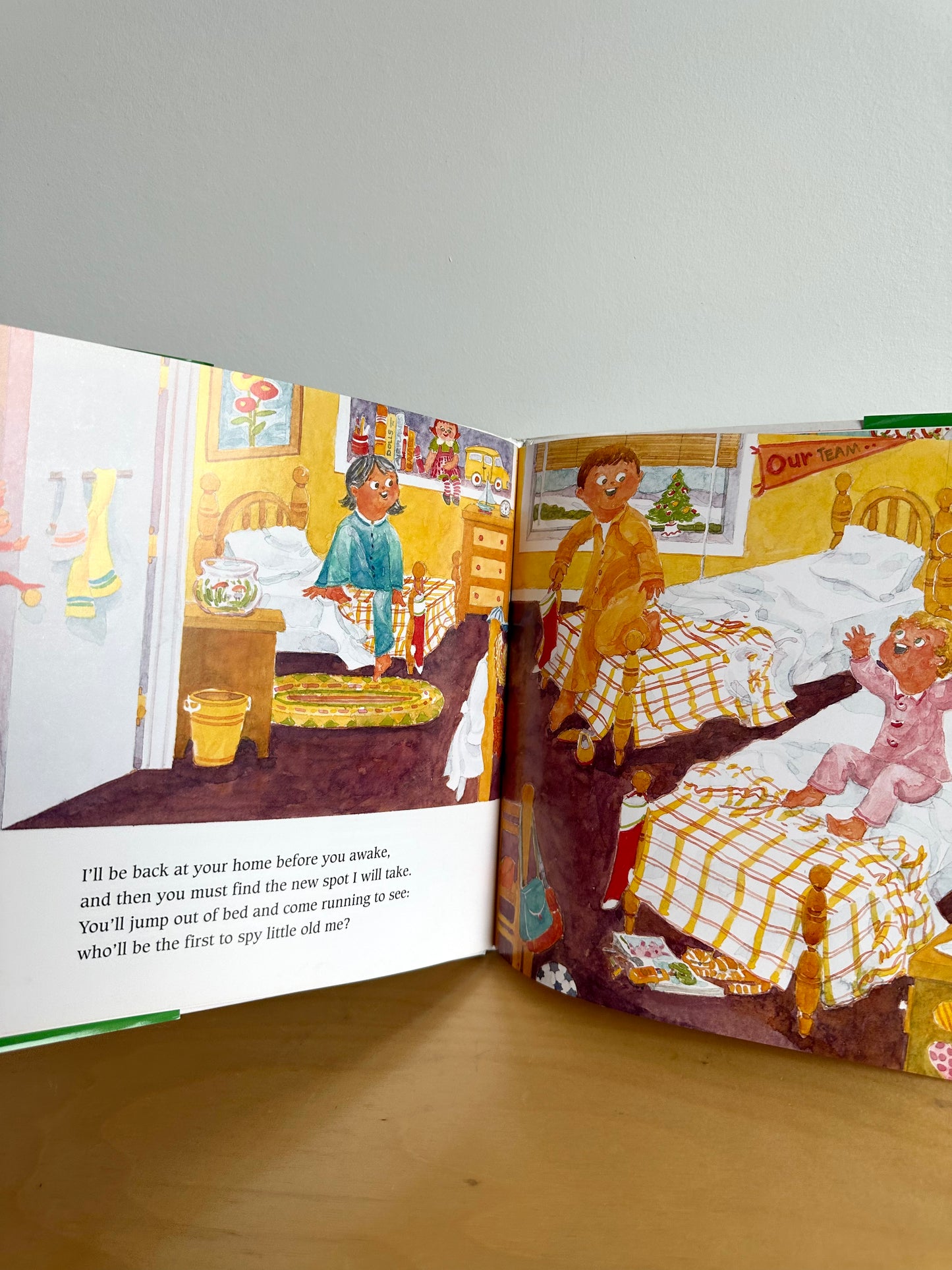 The Elf On The Shelf - A Christmas Tradition Book / 1-4 years