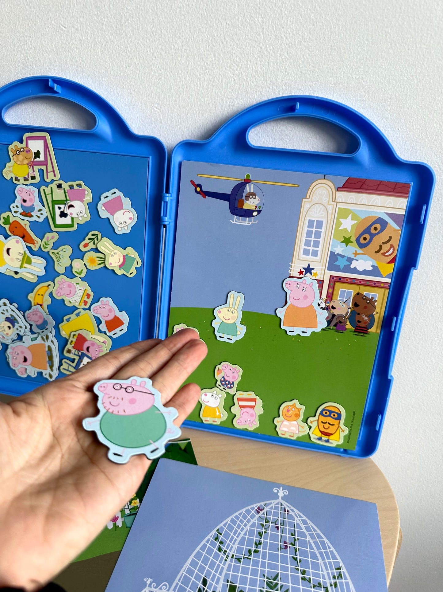 Peppa Pig Magnetic Play Set