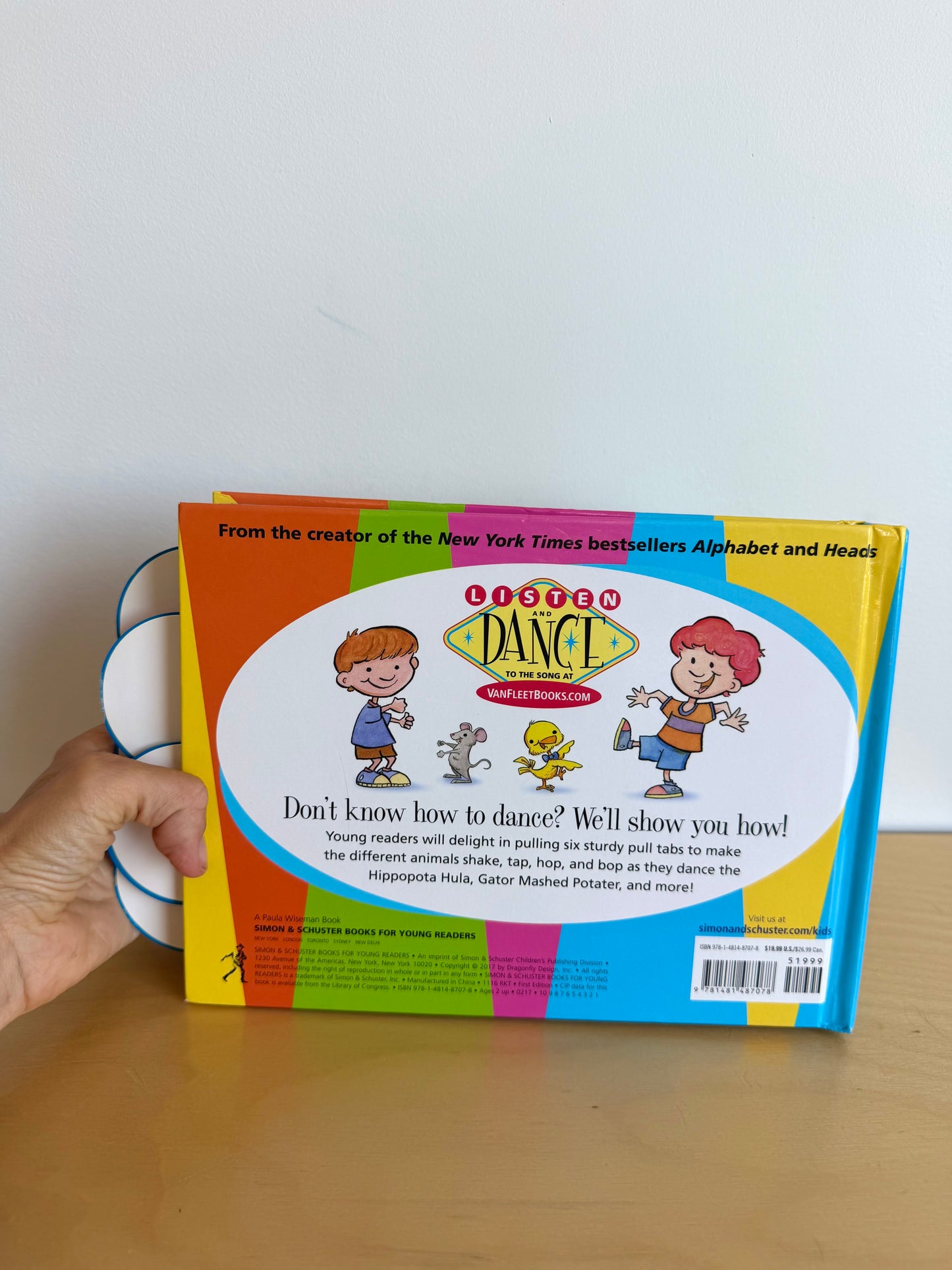 Dance Pull Tab Book / 0-3 years (No Shipping)