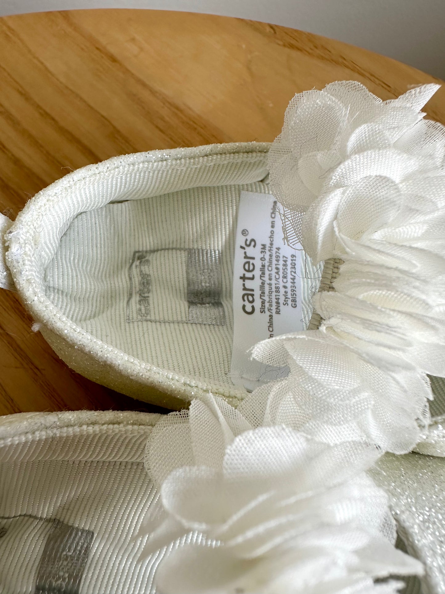 White Sparkly Frill Shoes / 0-3m