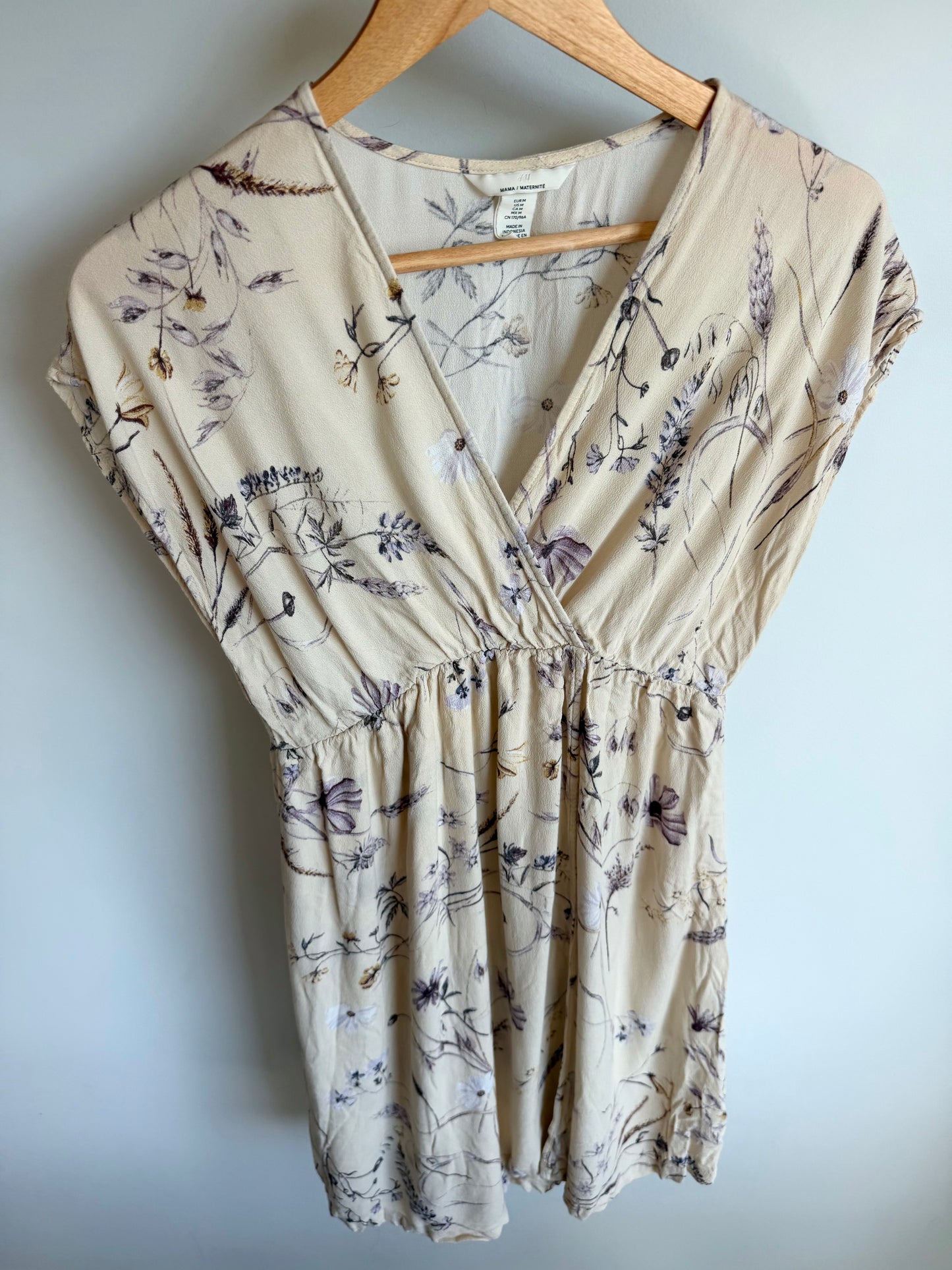 H&M Cream Floral Maternity Dress / Medium