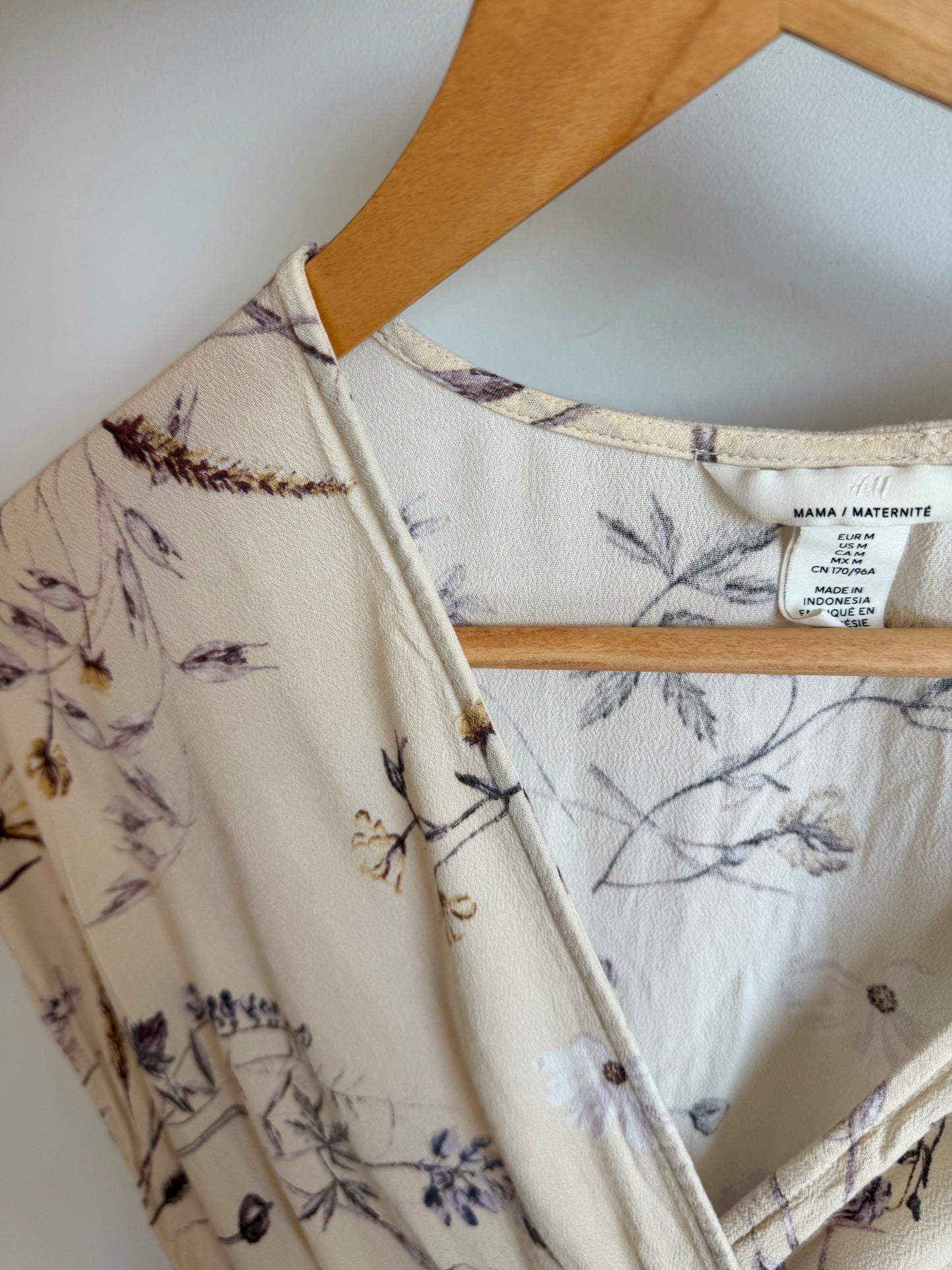 H&M Cream Floral Maternity Dress / Medium