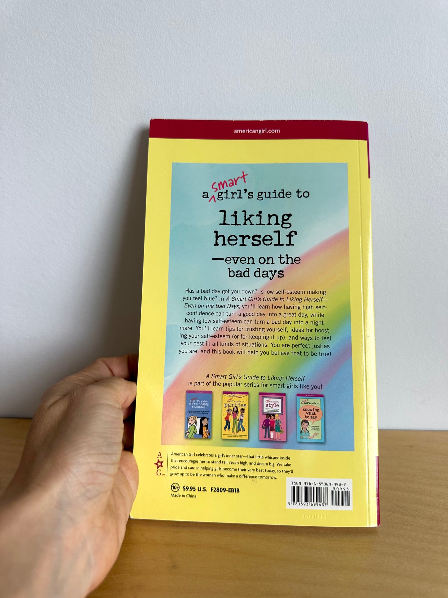 A Smart Girl's Guide To Liking Herself Book / 10-12 years