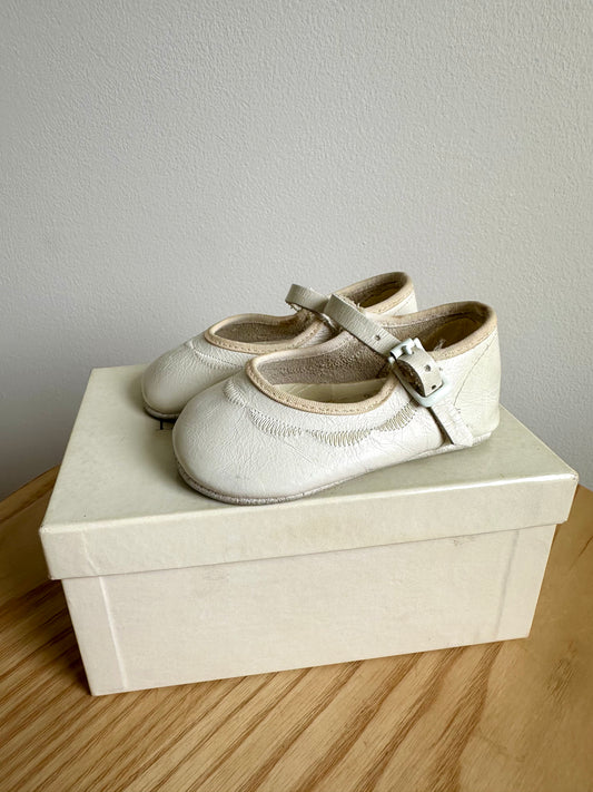 Mary Jane White Shoes / Size 1 Infant